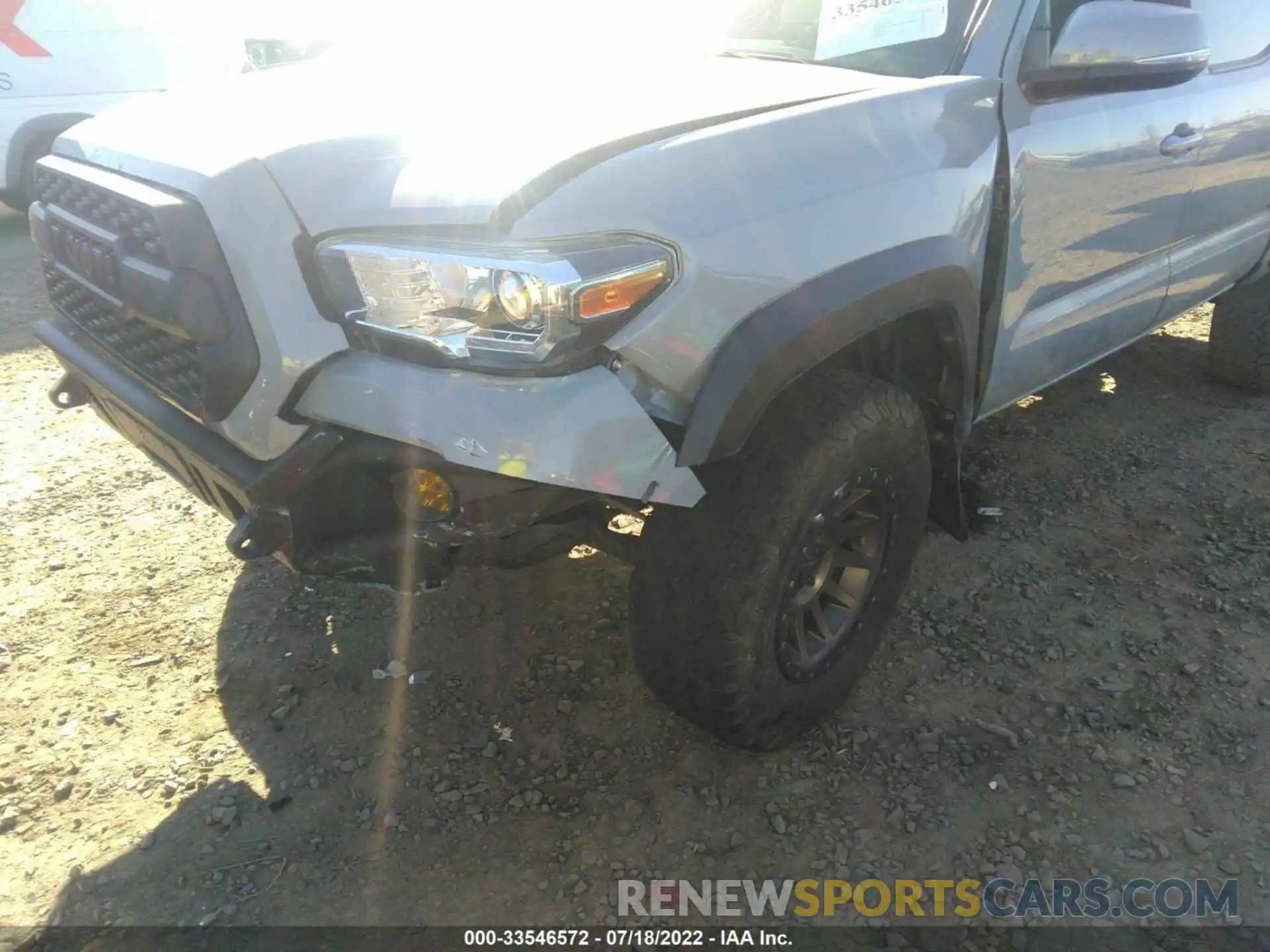 6 Фотография поврежденного автомобиля 5TFCZ5AN4KX182130 TOYOTA TACOMA 4WD 2019