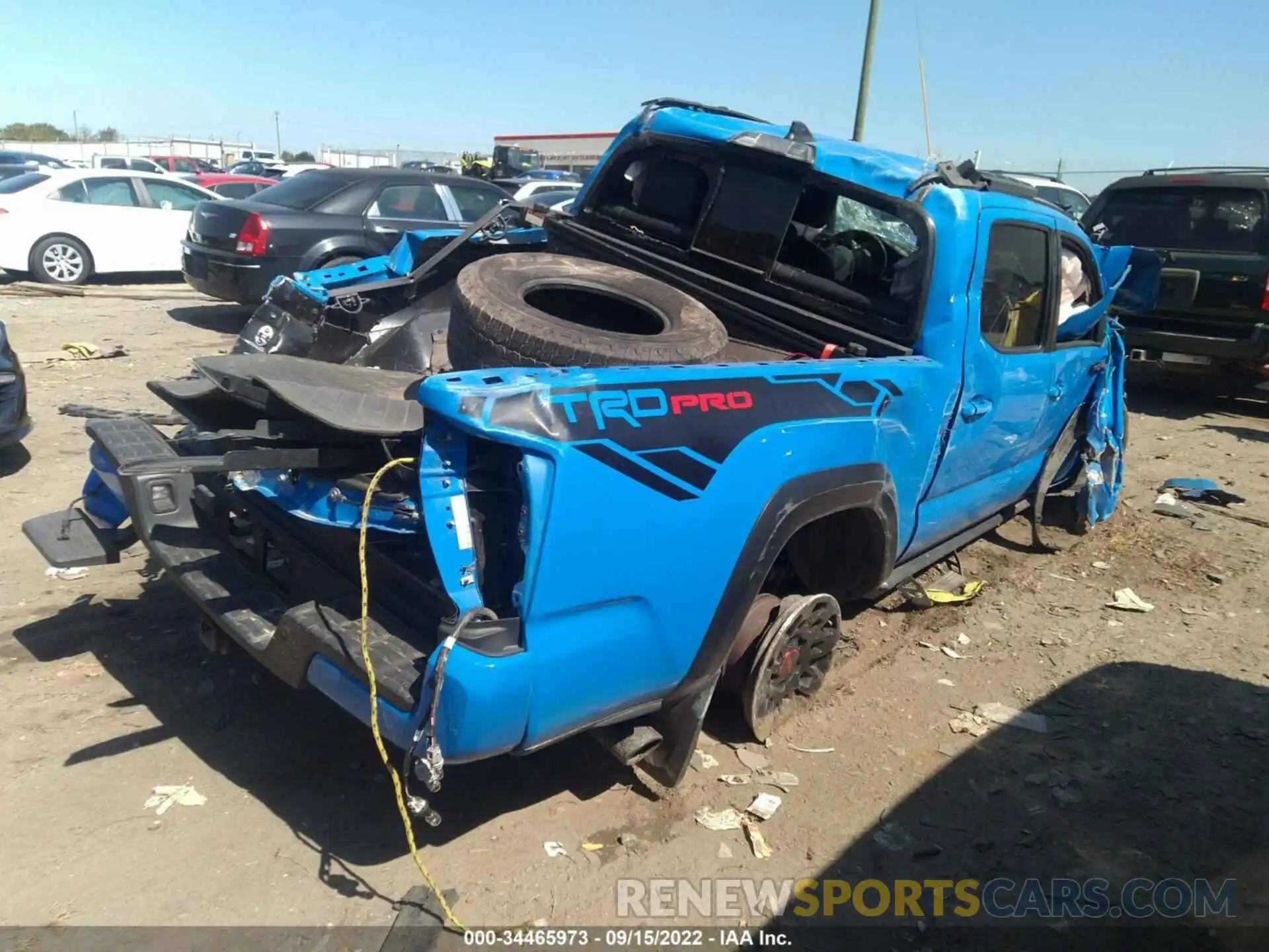 4 Фотография поврежденного автомобиля 5TFCZ5AN4KX185562 TOYOTA TACOMA 4WD 2019