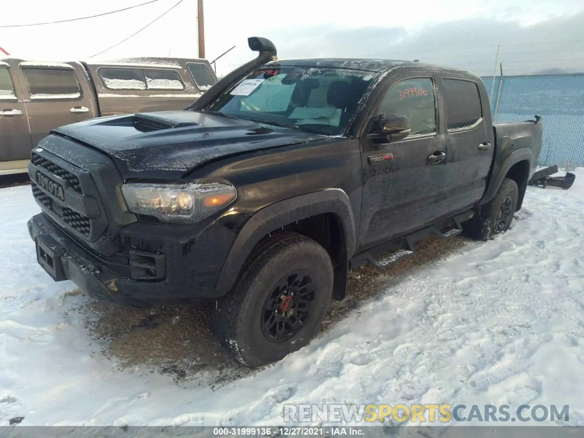 2 Фотография поврежденного автомобиля 5TFCZ5AN4KX188283 TOYOTA TACOMA 4WD 2019