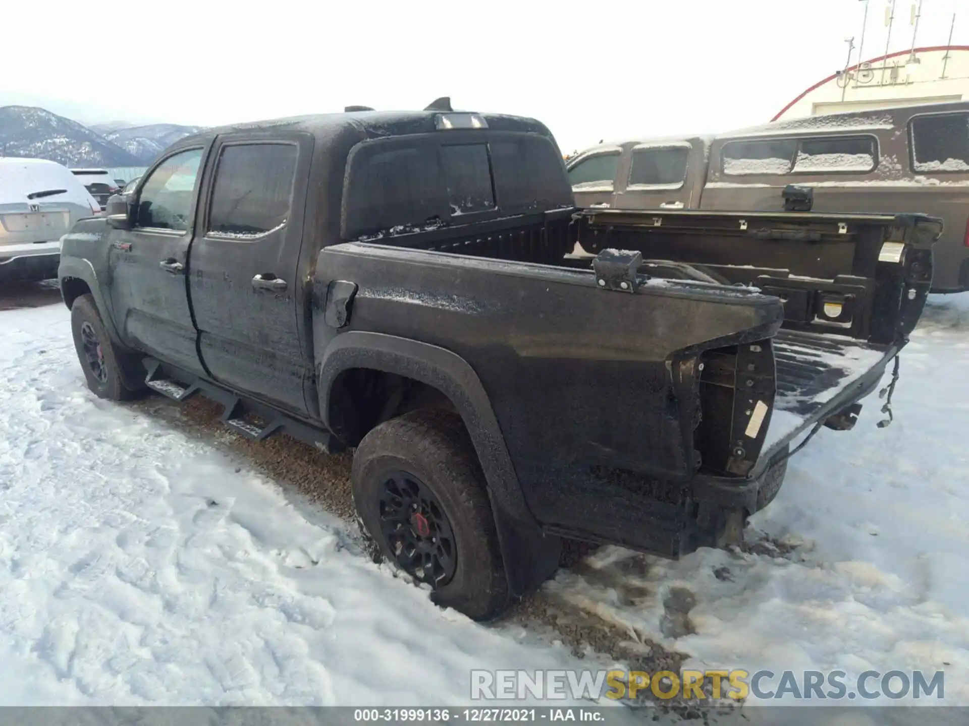 3 Фотография поврежденного автомобиля 5TFCZ5AN4KX188283 TOYOTA TACOMA 4WD 2019