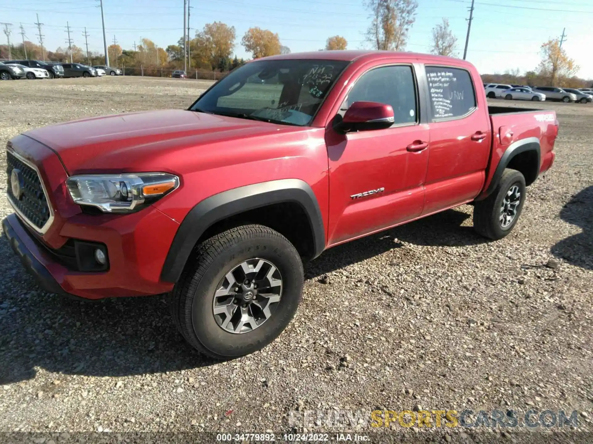 2 Фотография поврежденного автомобиля 5TFCZ5AN4KX190874 TOYOTA TACOMA 4WD 2019