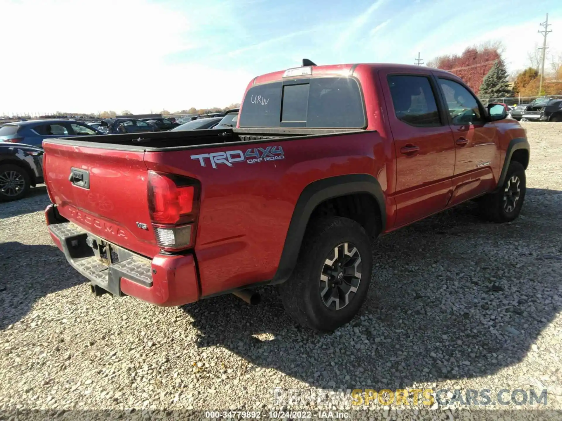 4 Фотография поврежденного автомобиля 5TFCZ5AN4KX190874 TOYOTA TACOMA 4WD 2019