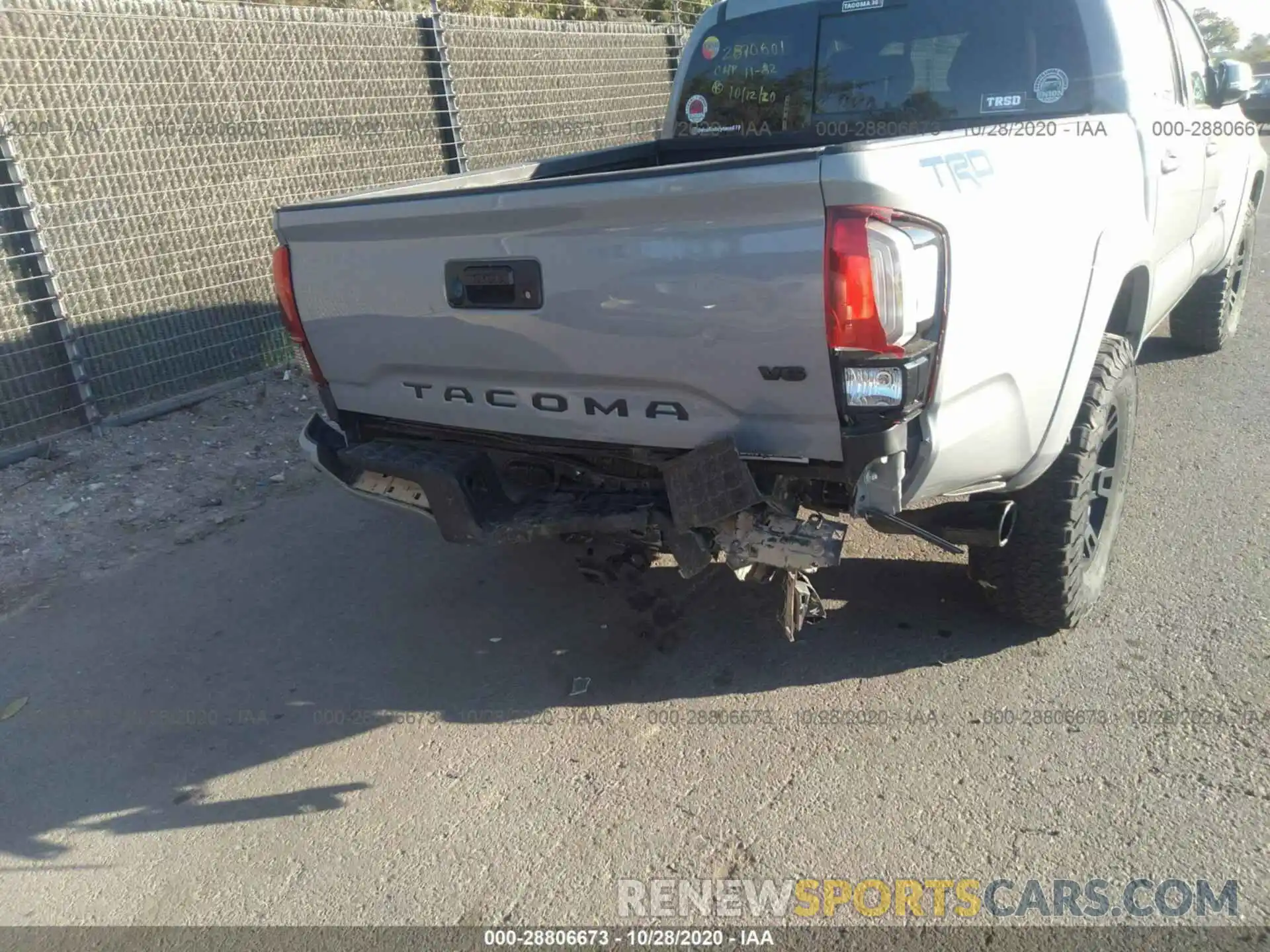 6 Photograph of a damaged car 5TFCZ5AN4KX191247 TOYOTA TACOMA 4WD 2019