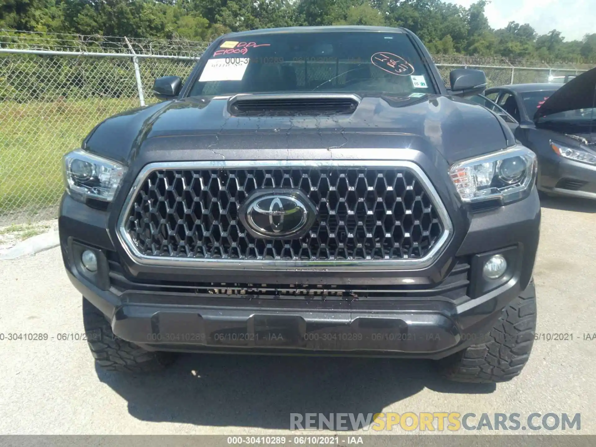 6 Photograph of a damaged car 5TFCZ5AN4KX197114 TOYOTA TACOMA 4WD 2019