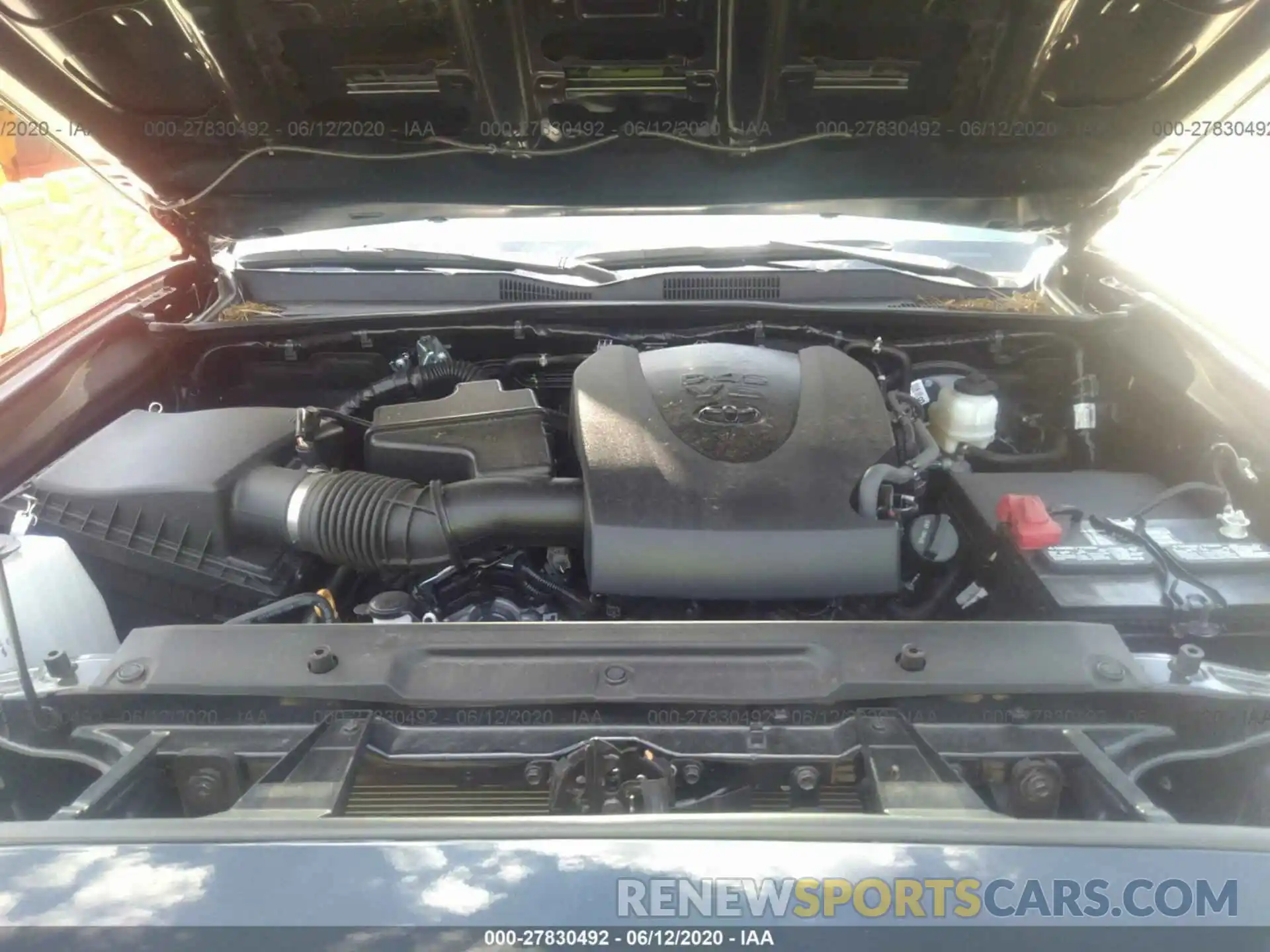 10 Photograph of a damaged car 5TFCZ5AN4KX202716 TOYOTA TACOMA 4WD 2019