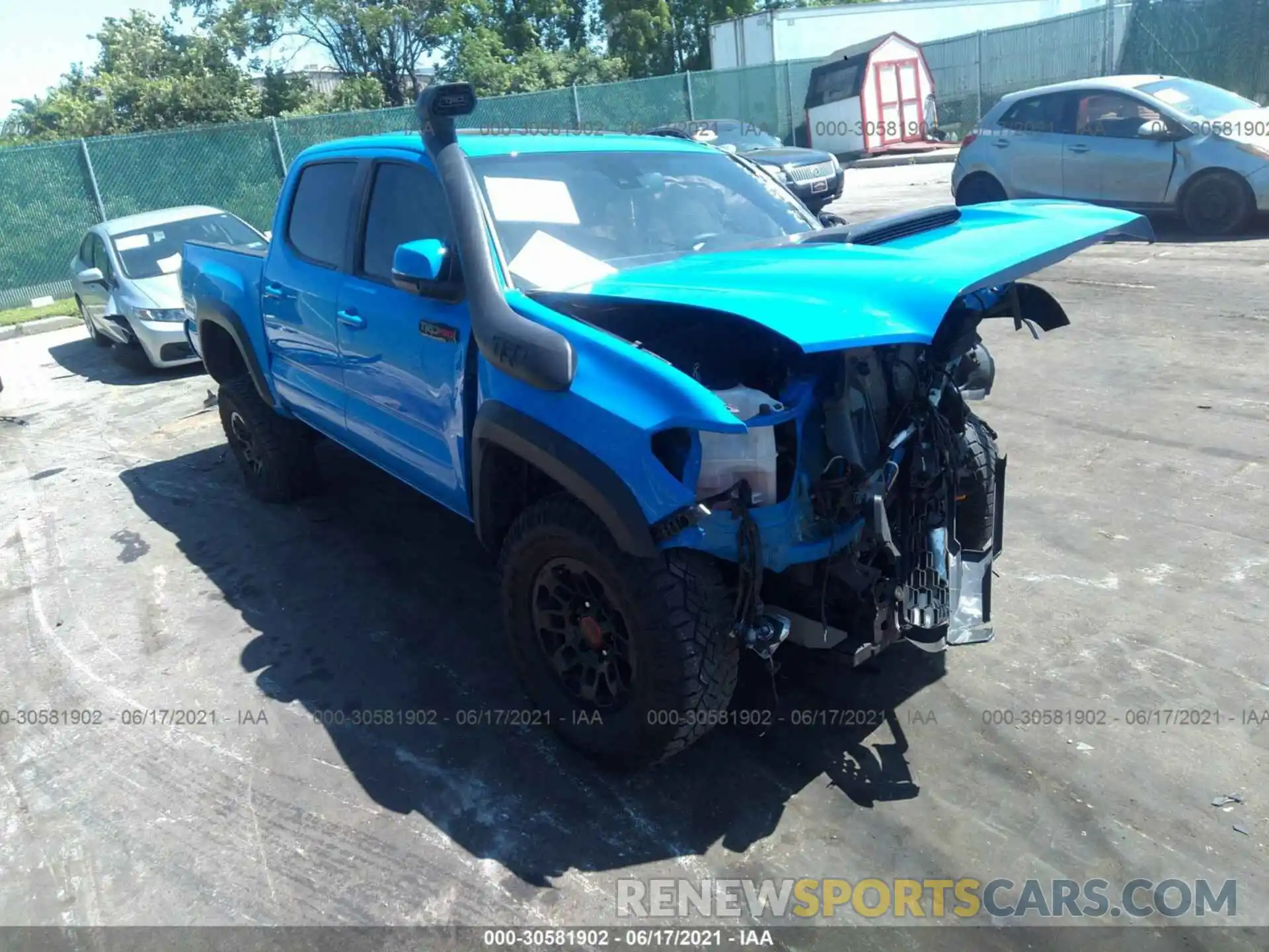 1 Photograph of a damaged car 5TFCZ5AN4KX204708 TOYOTA TACOMA 4WD 2019