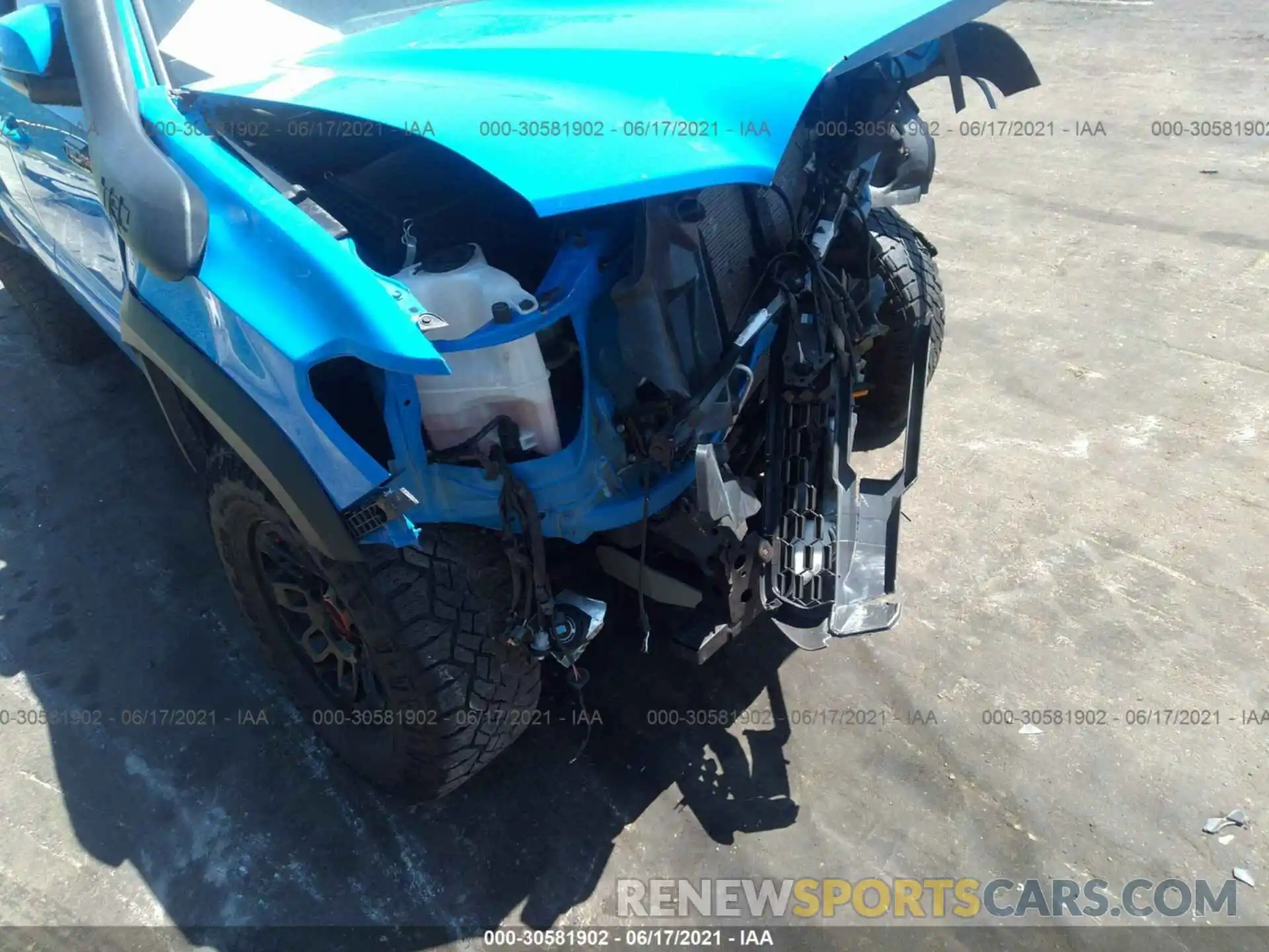 6 Photograph of a damaged car 5TFCZ5AN4KX204708 TOYOTA TACOMA 4WD 2019