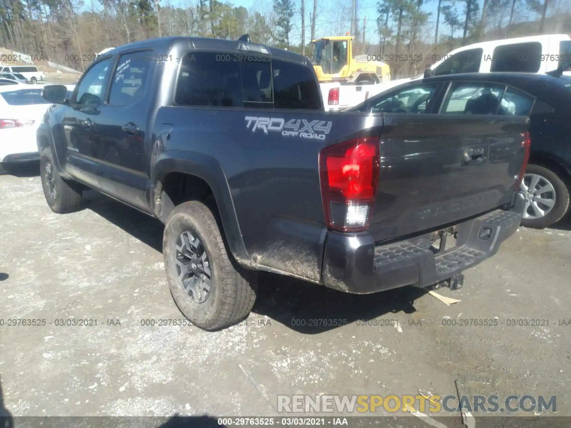 3 Photograph of a damaged car 5TFCZ5AN5KX186297 TOYOTA TACOMA 4WD 2019