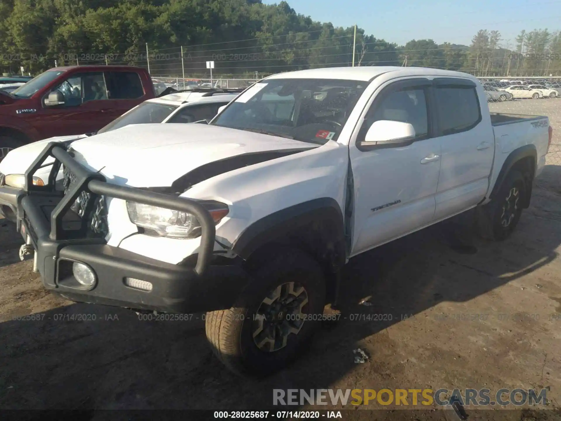 2 Photograph of a damaged car 5TFCZ5AN5KX190480 TOYOTA TACOMA 4WD 2019