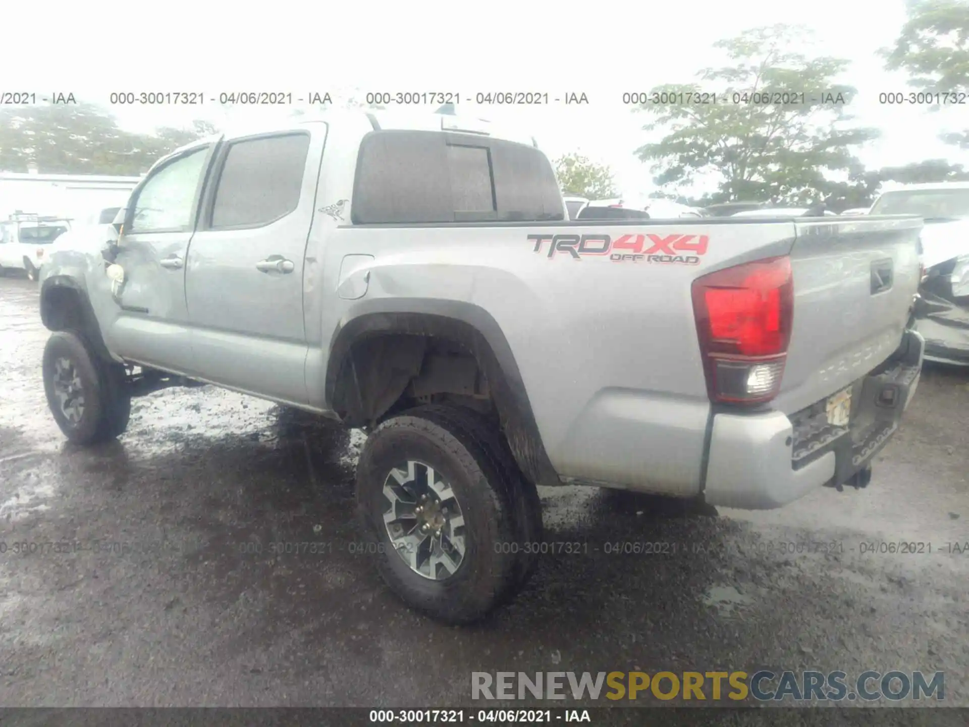 3 Photograph of a damaged car 5TFCZ5AN5KX194299 TOYOTA TACOMA 4WD 2019