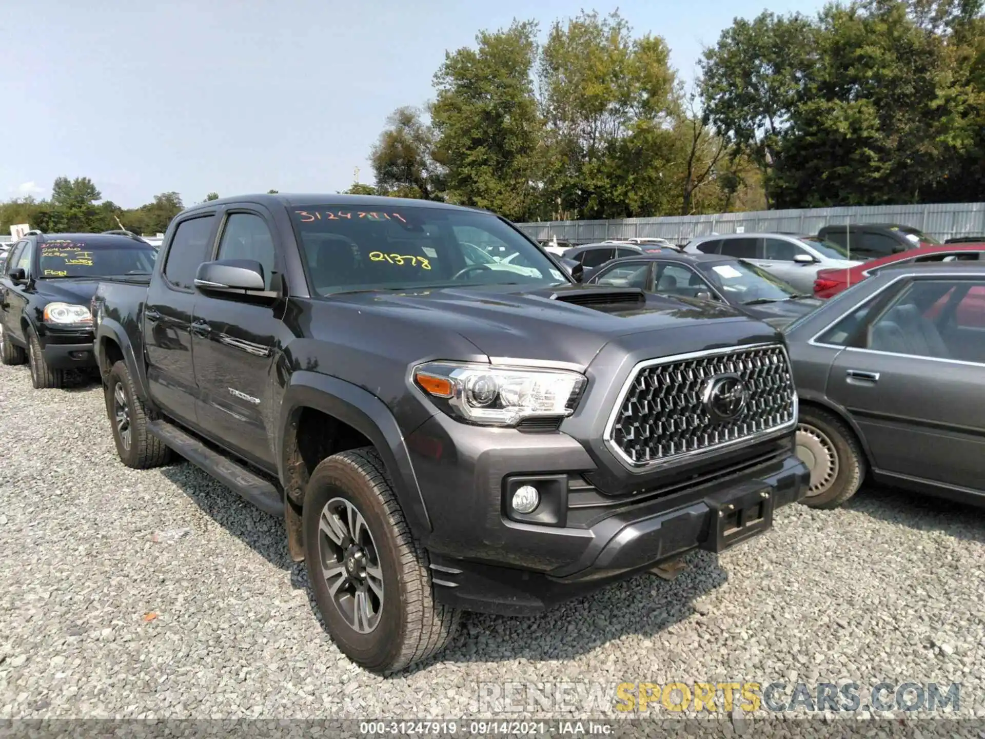 1 Photograph of a damaged car 5TFCZ5AN5KX202496 TOYOTA TACOMA 4WD 2019