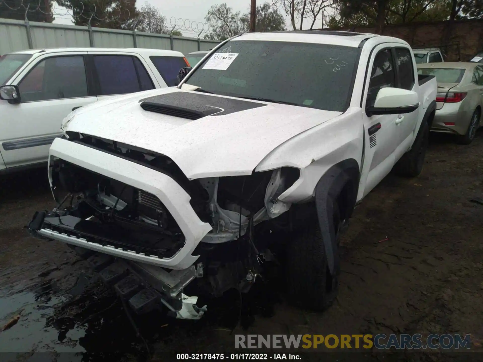 2 Photograph of a damaged car 5TFCZ5AN5KX206032 TOYOTA TACOMA 4WD 2019