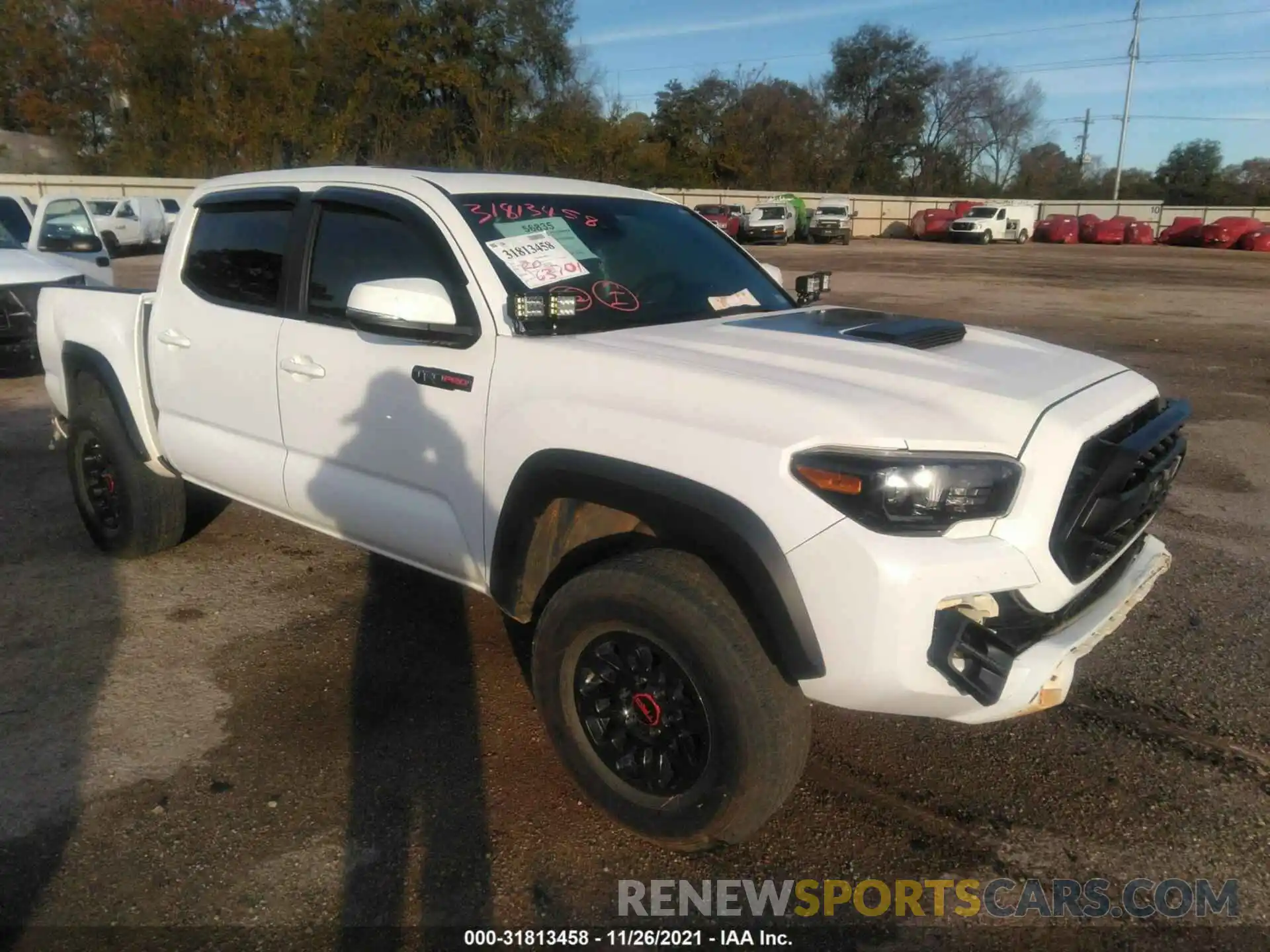 1 Photograph of a damaged car 5TFCZ5AN5KX206936 TOYOTA TACOMA 4WD 2019