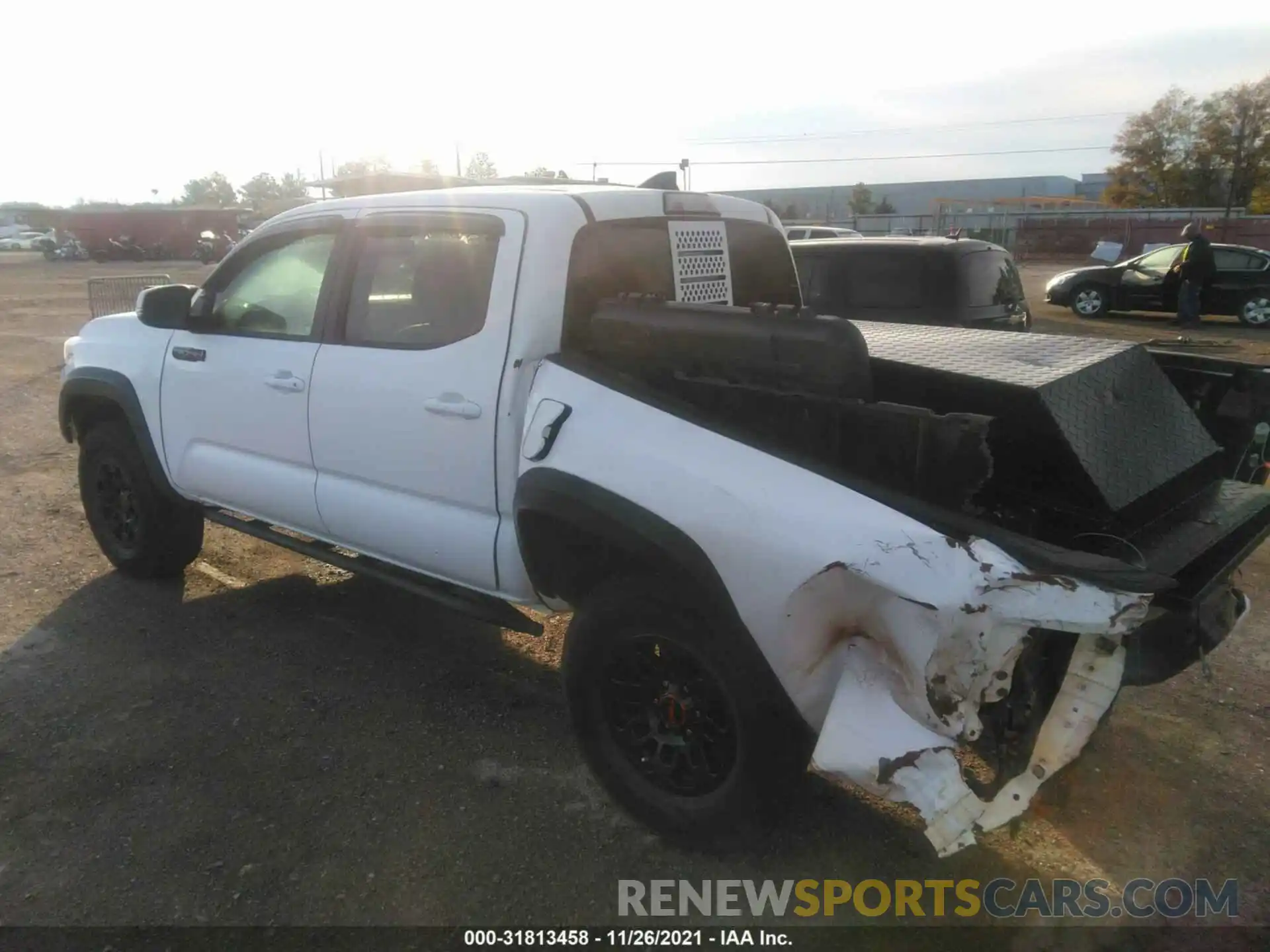 3 Photograph of a damaged car 5TFCZ5AN5KX206936 TOYOTA TACOMA 4WD 2019