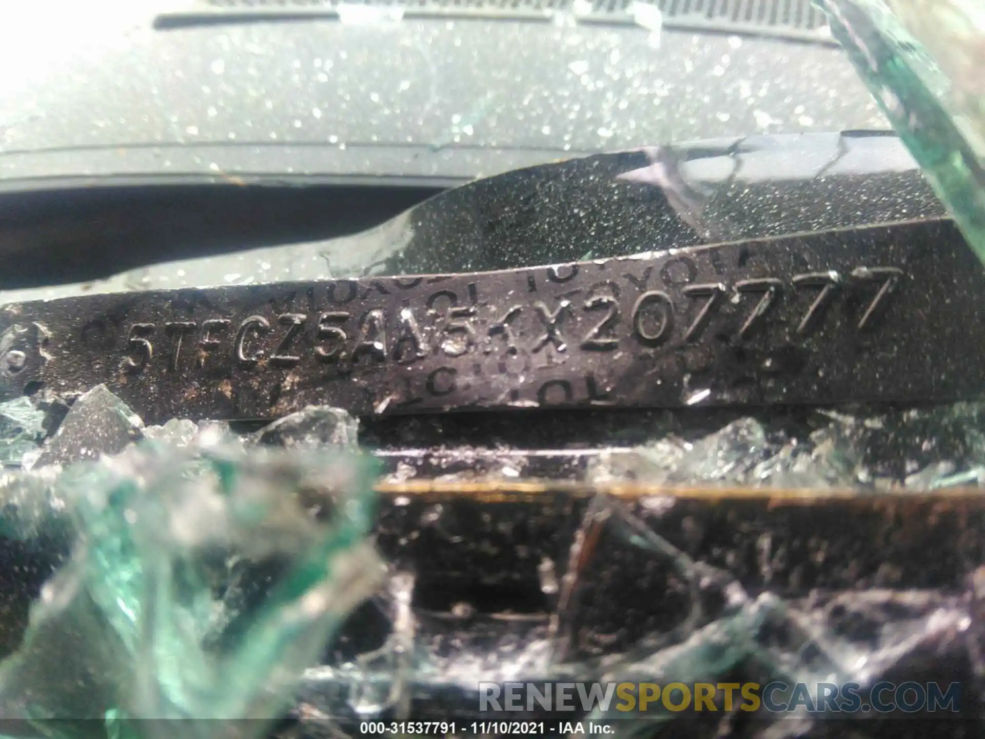 9 Photograph of a damaged car 5TFCZ5AN5KX207777 TOYOTA TACOMA 4WD 2019