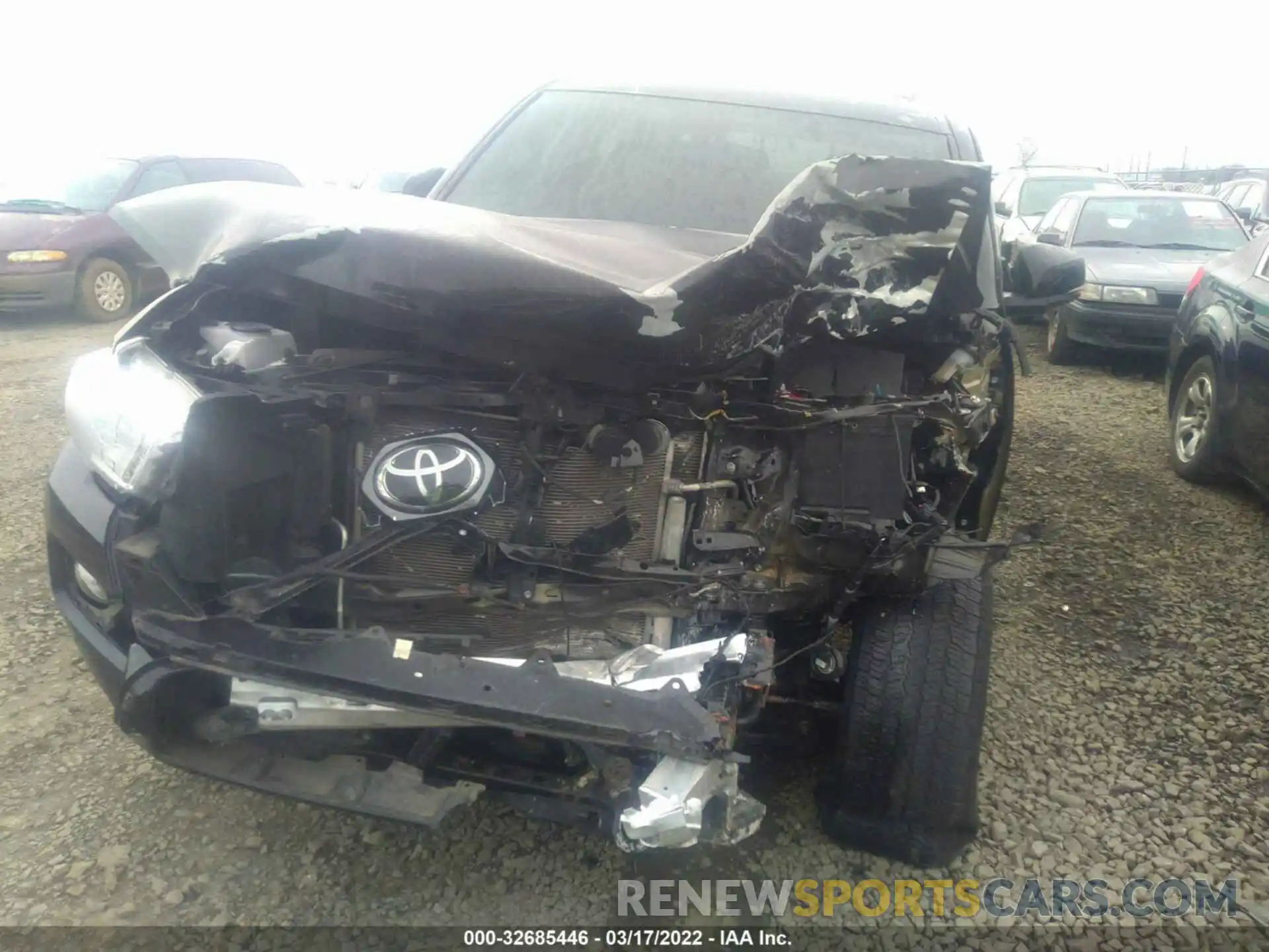 6 Photograph of a damaged car 5TFCZ5AN5KX208444 TOYOTA TACOMA 4WD 2019