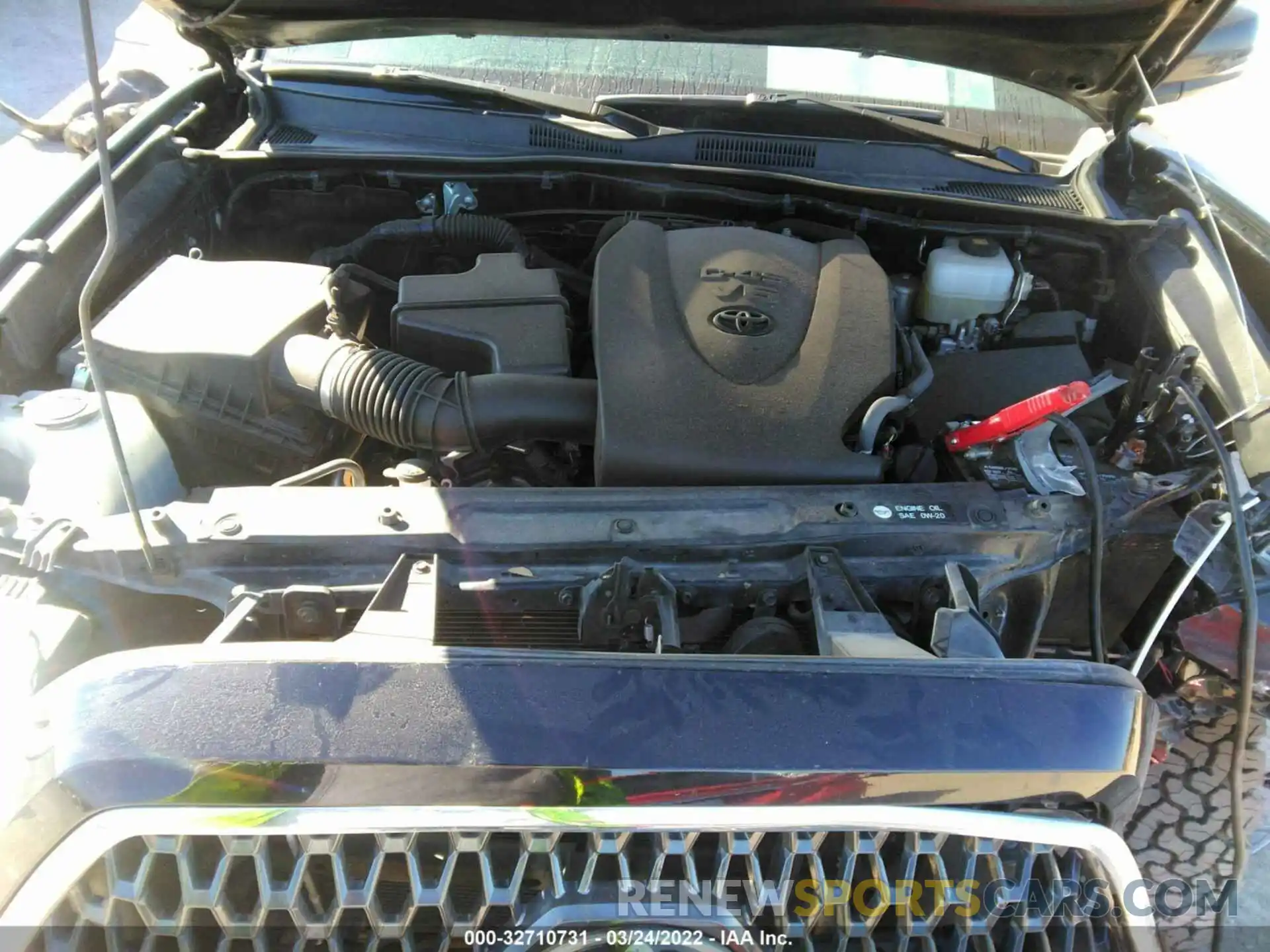 10 Photograph of a damaged car 5TFCZ5AN6KX165927 TOYOTA TACOMA 4WD 2019