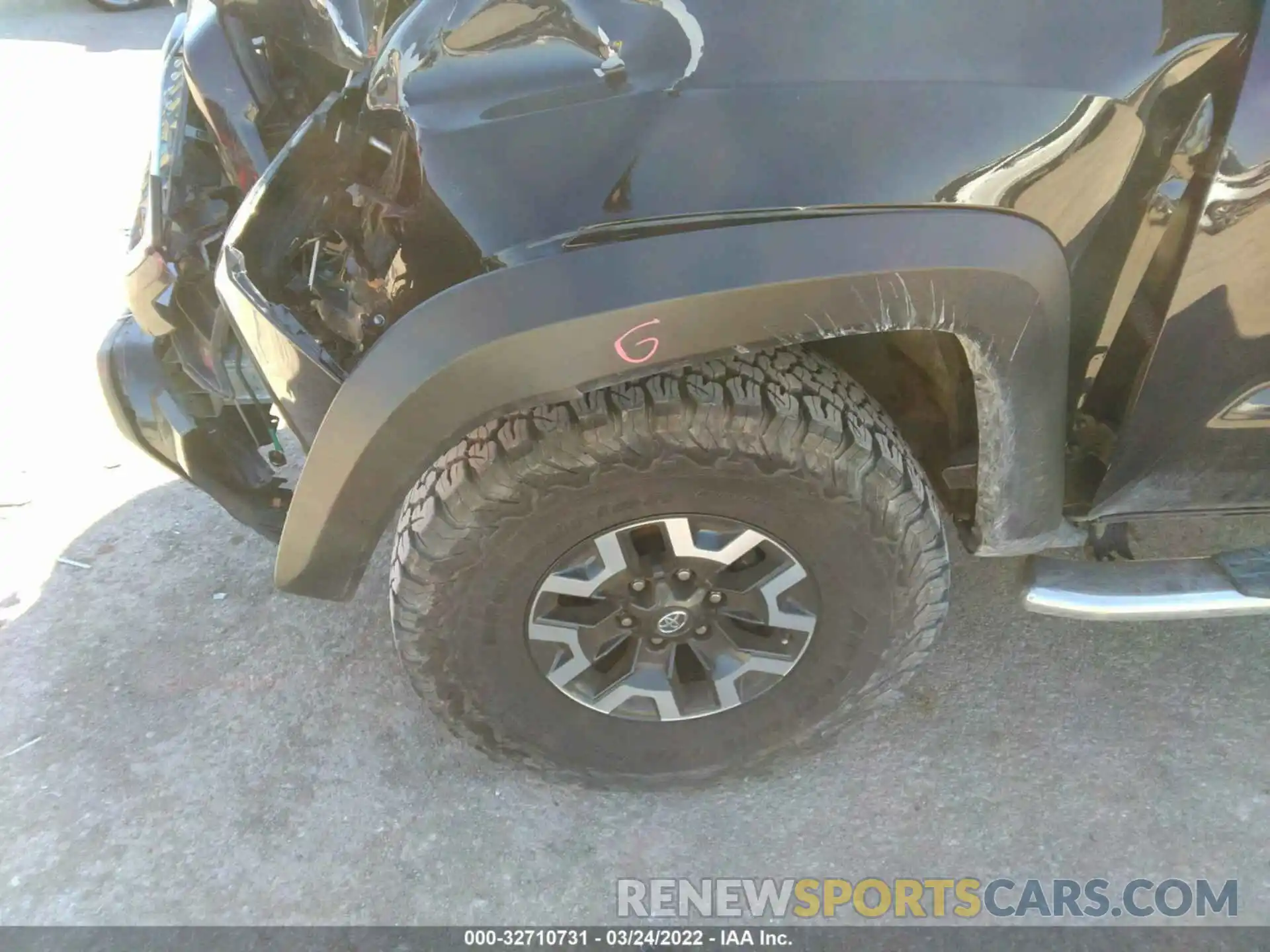 12 Photograph of a damaged car 5TFCZ5AN6KX165927 TOYOTA TACOMA 4WD 2019