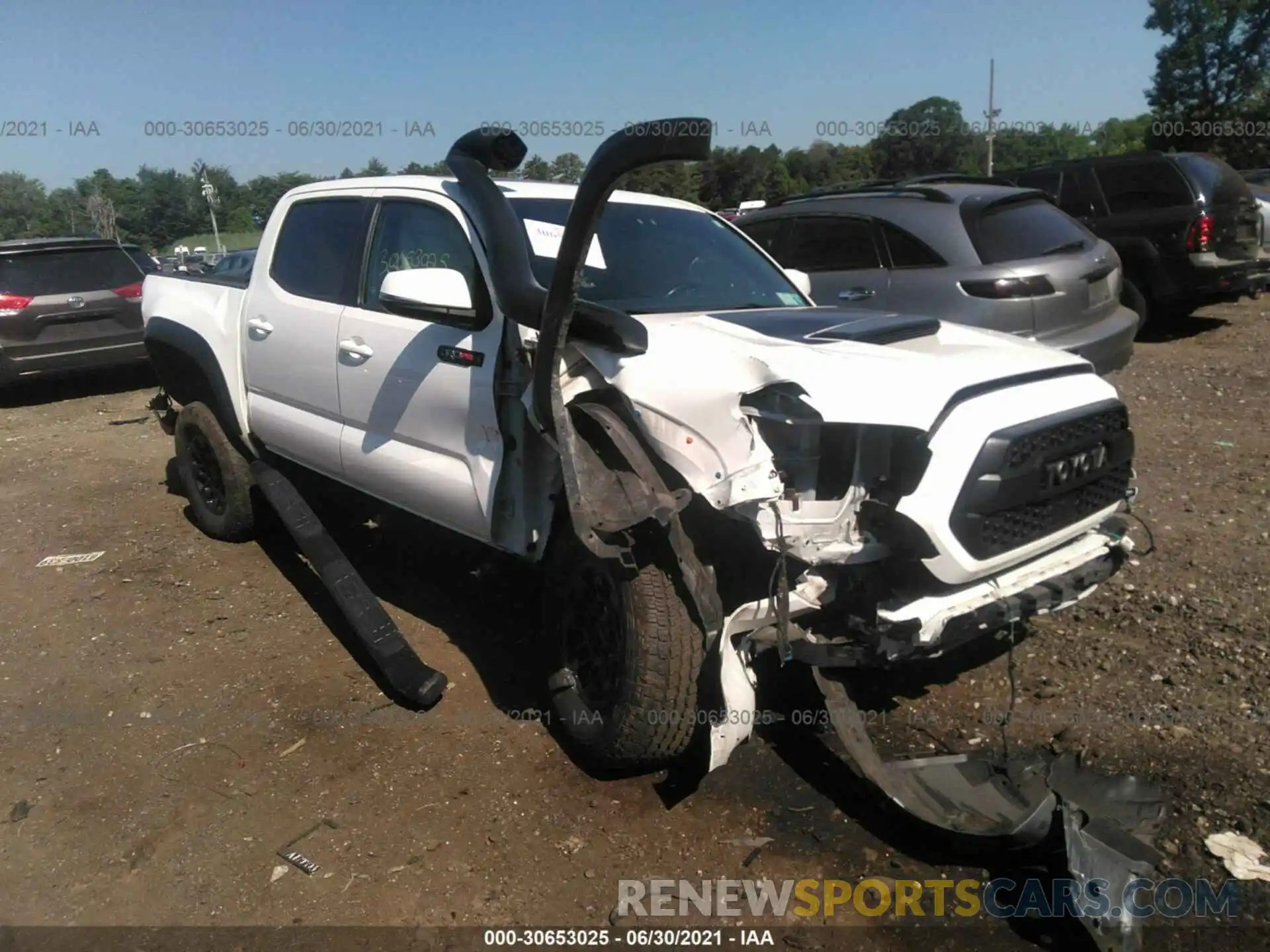 1 Photograph of a damaged car 5TFCZ5AN6KX166947 TOYOTA TACOMA 4WD 2019