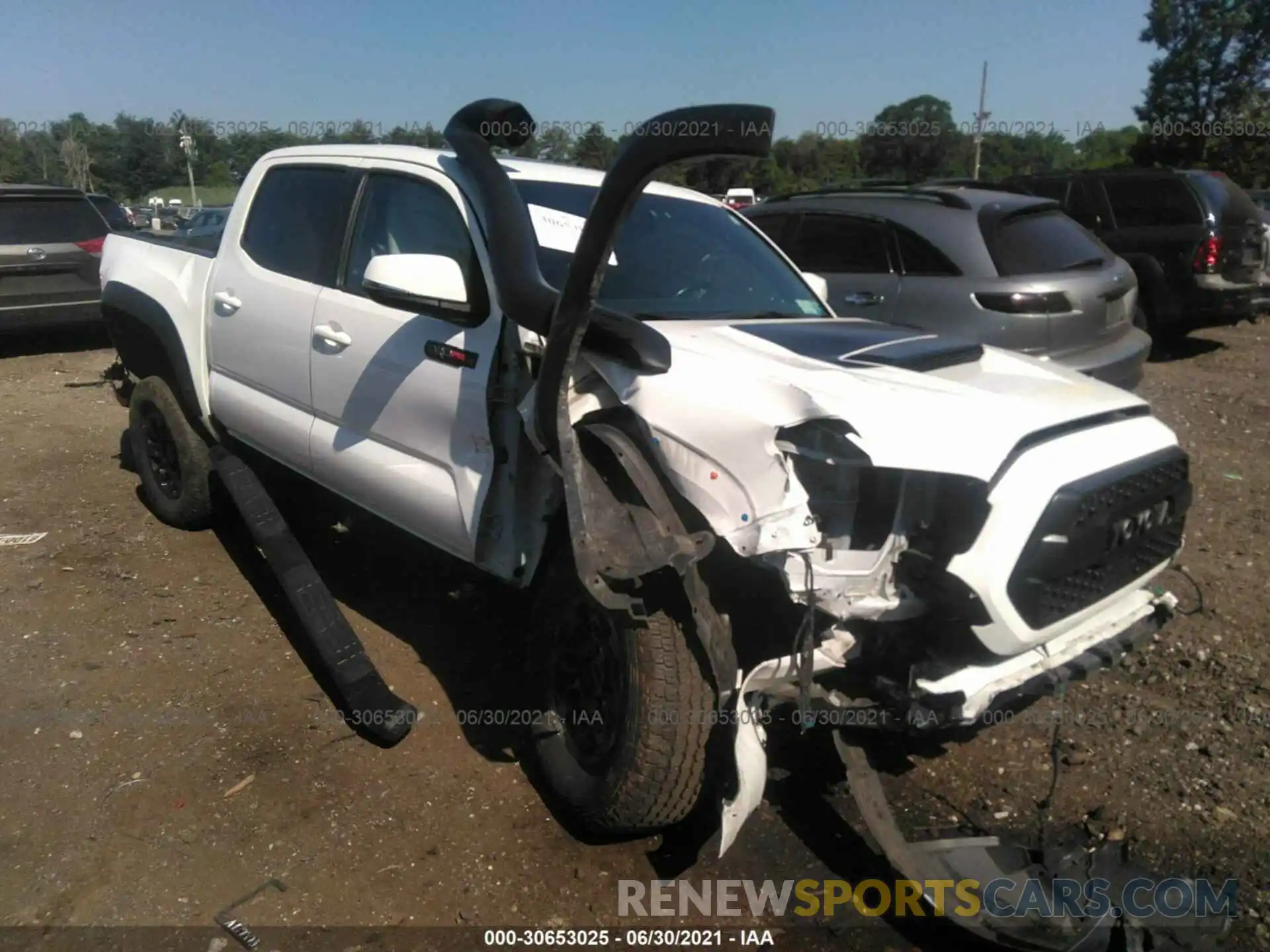 6 Photograph of a damaged car 5TFCZ5AN6KX166947 TOYOTA TACOMA 4WD 2019