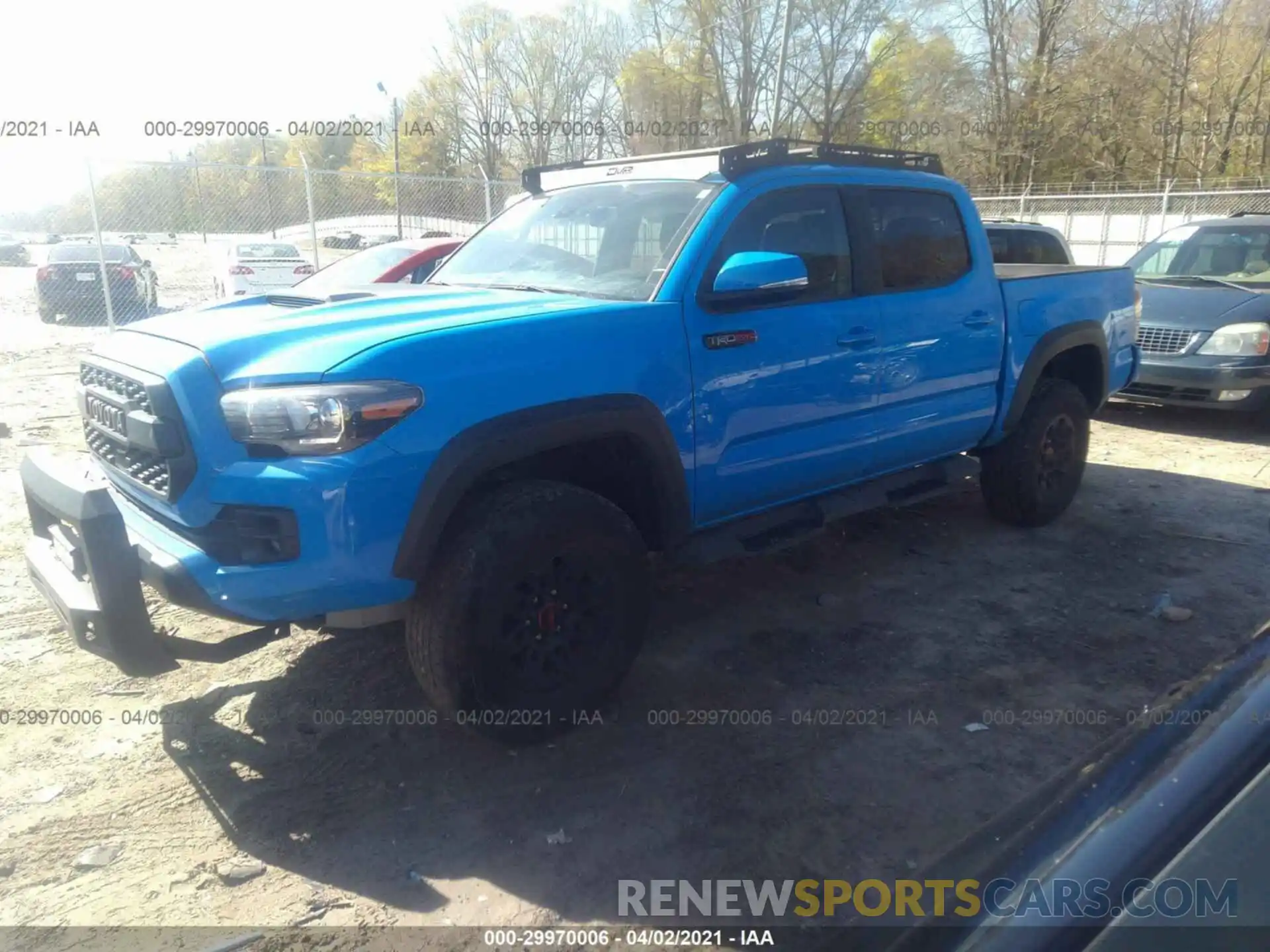 2 Фотография поврежденного автомобиля 5TFCZ5AN6KX167080 TOYOTA TACOMA 4WD 2019