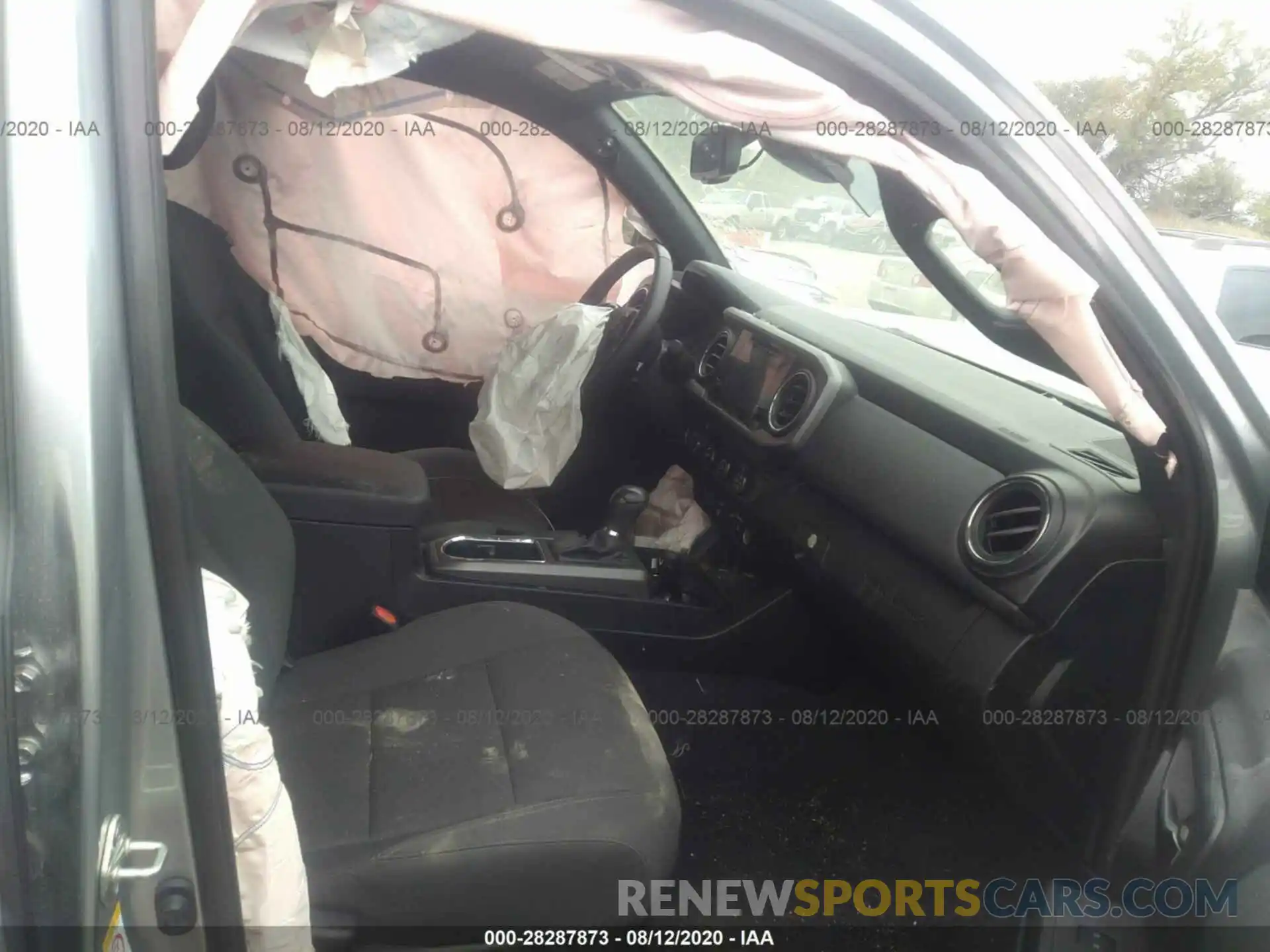 5 Photograph of a damaged car 5TFCZ5AN6KX167323 TOYOTA TACOMA 4WD 2019