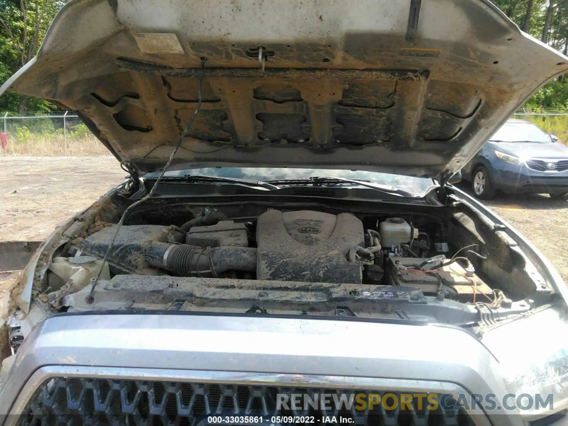 10 Photograph of a damaged car 5TFCZ5AN6KX168004 TOYOTA TACOMA 4WD 2019