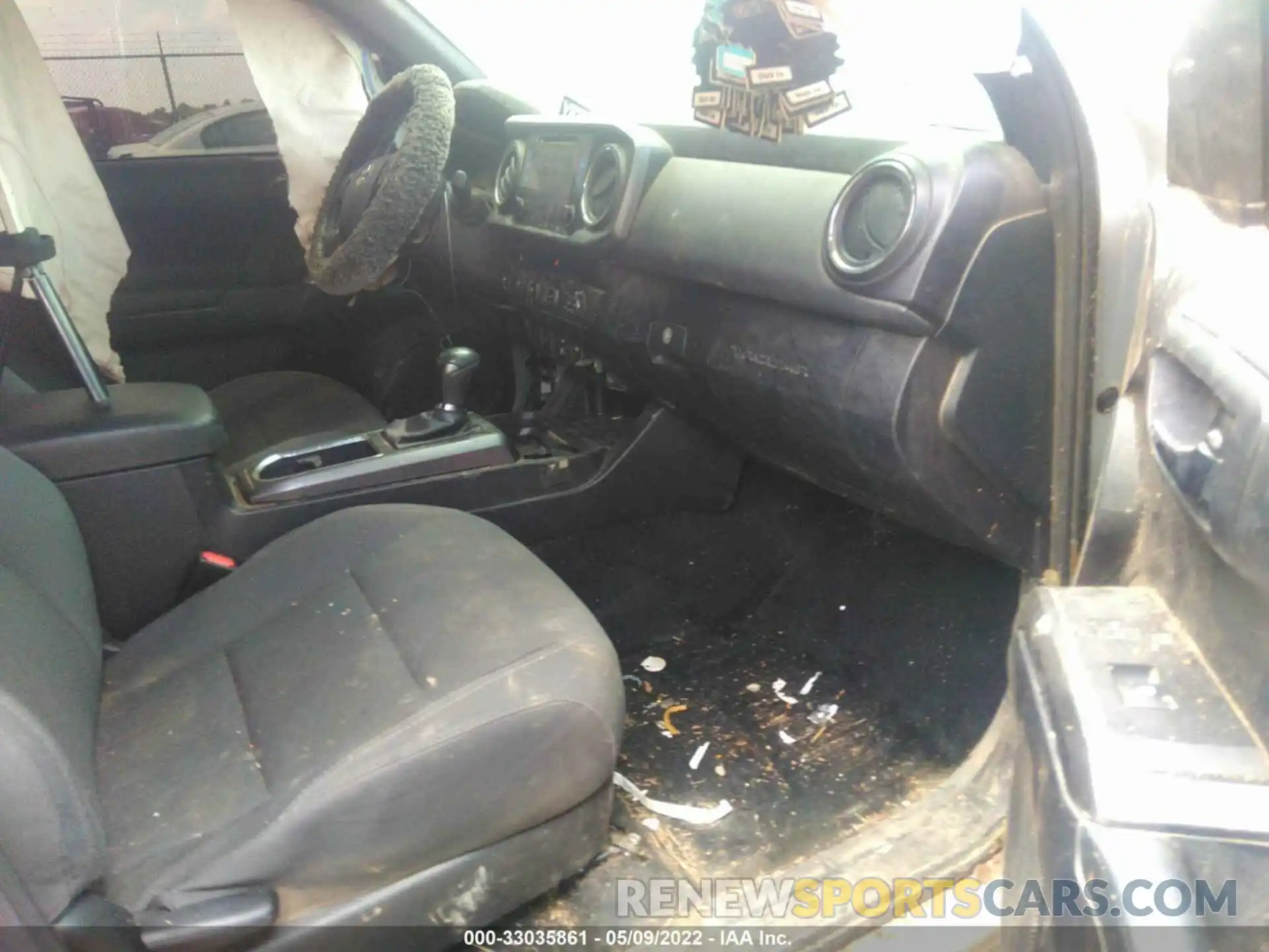 5 Photograph of a damaged car 5TFCZ5AN6KX168004 TOYOTA TACOMA 4WD 2019