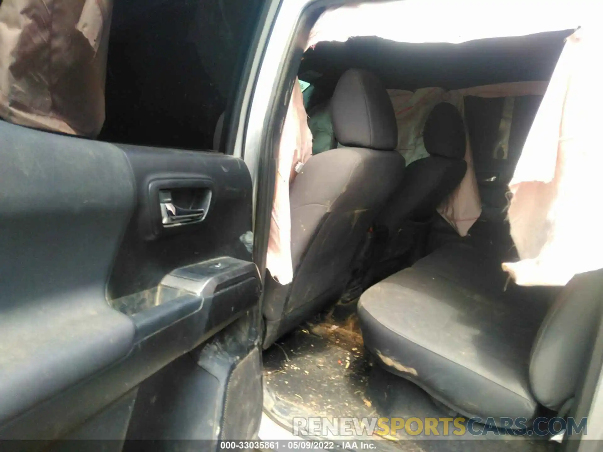 8 Photograph of a damaged car 5TFCZ5AN6KX168004 TOYOTA TACOMA 4WD 2019