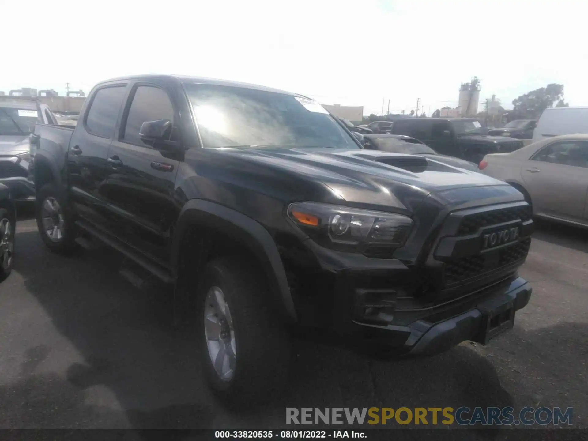 1 Фотография поврежденного автомобиля 5TFCZ5AN6KX175910 TOYOTA TACOMA 4WD 2019