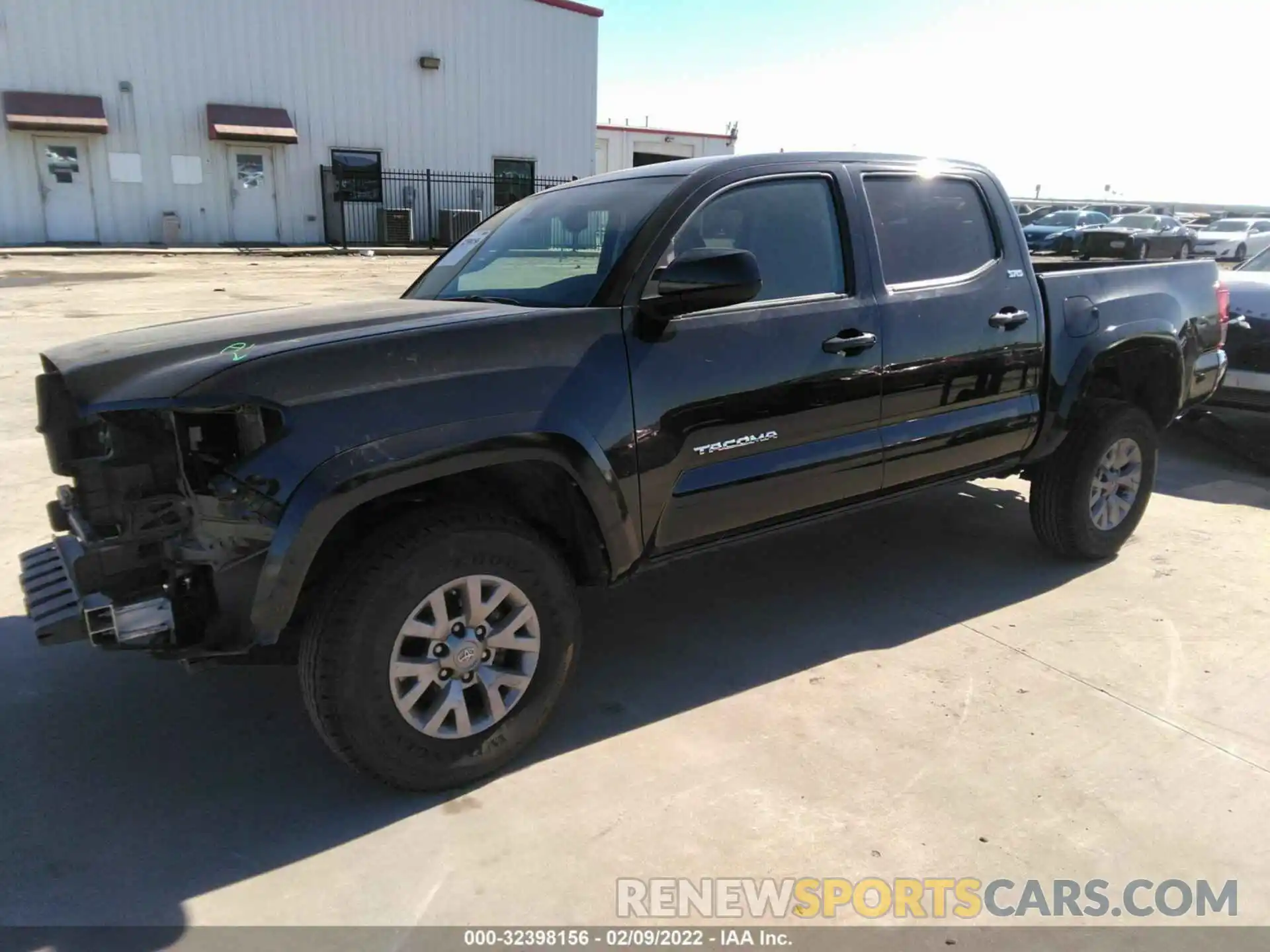 2 Photograph of a damaged car 5TFCZ5AN6KX177138 TOYOTA TACOMA 4WD 2019