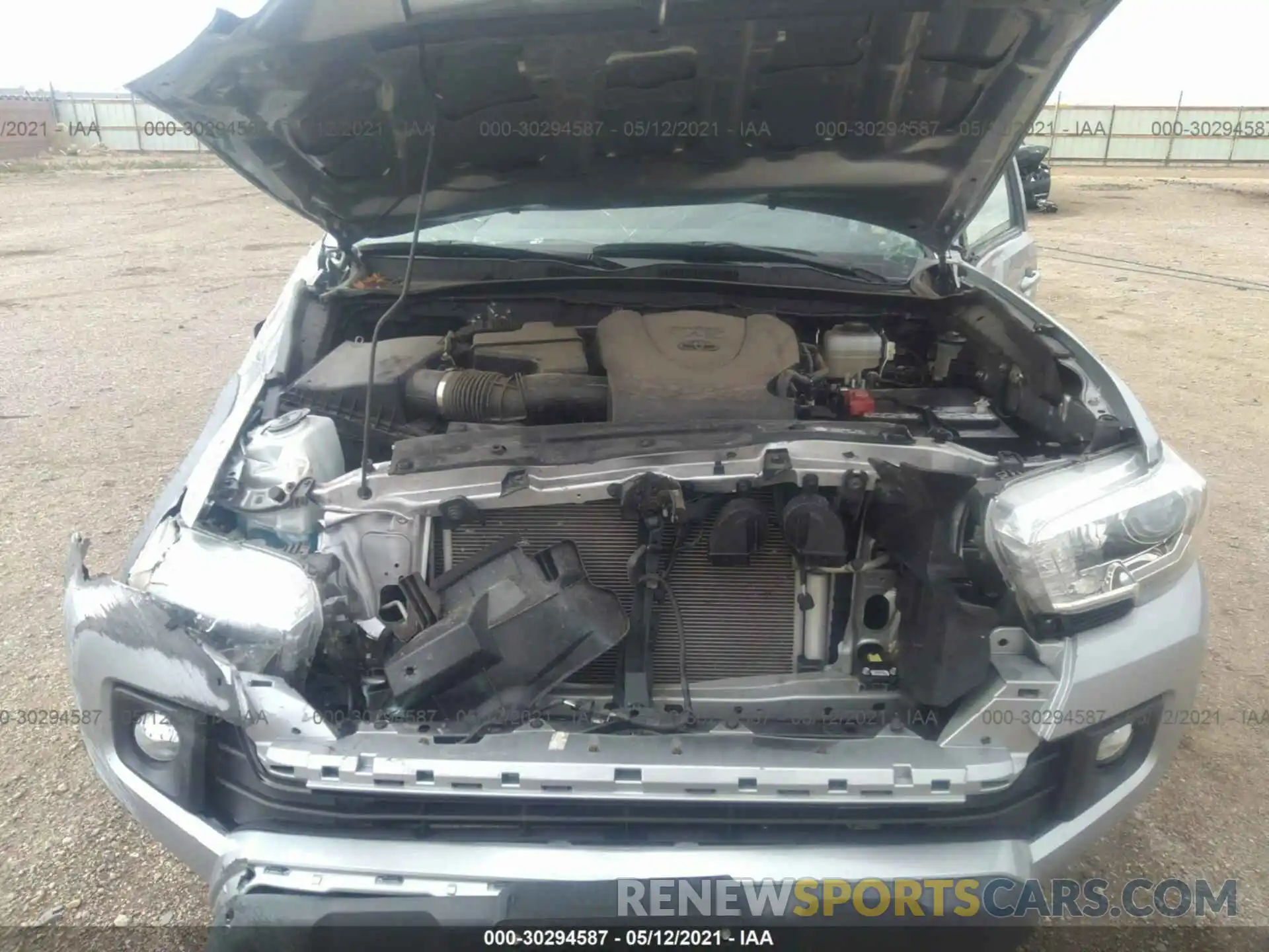 10 Photograph of a damaged car 5TFCZ5AN6KX179908 TOYOTA TACOMA 4WD 2019