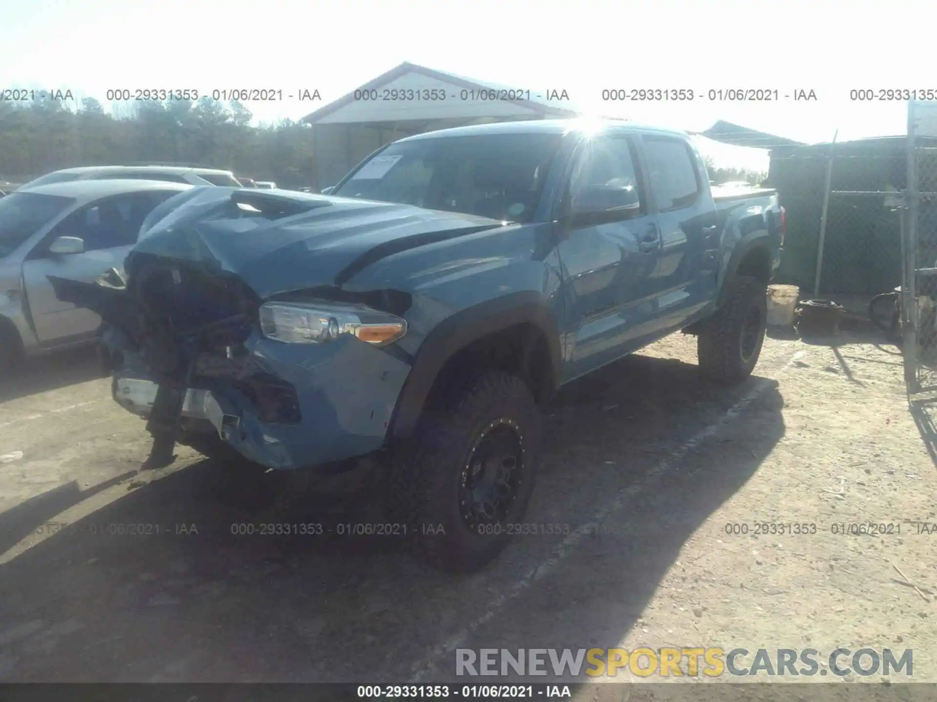 2 Фотография поврежденного автомобиля 5TFCZ5AN6KX180556 TOYOTA TACOMA 4WD 2019