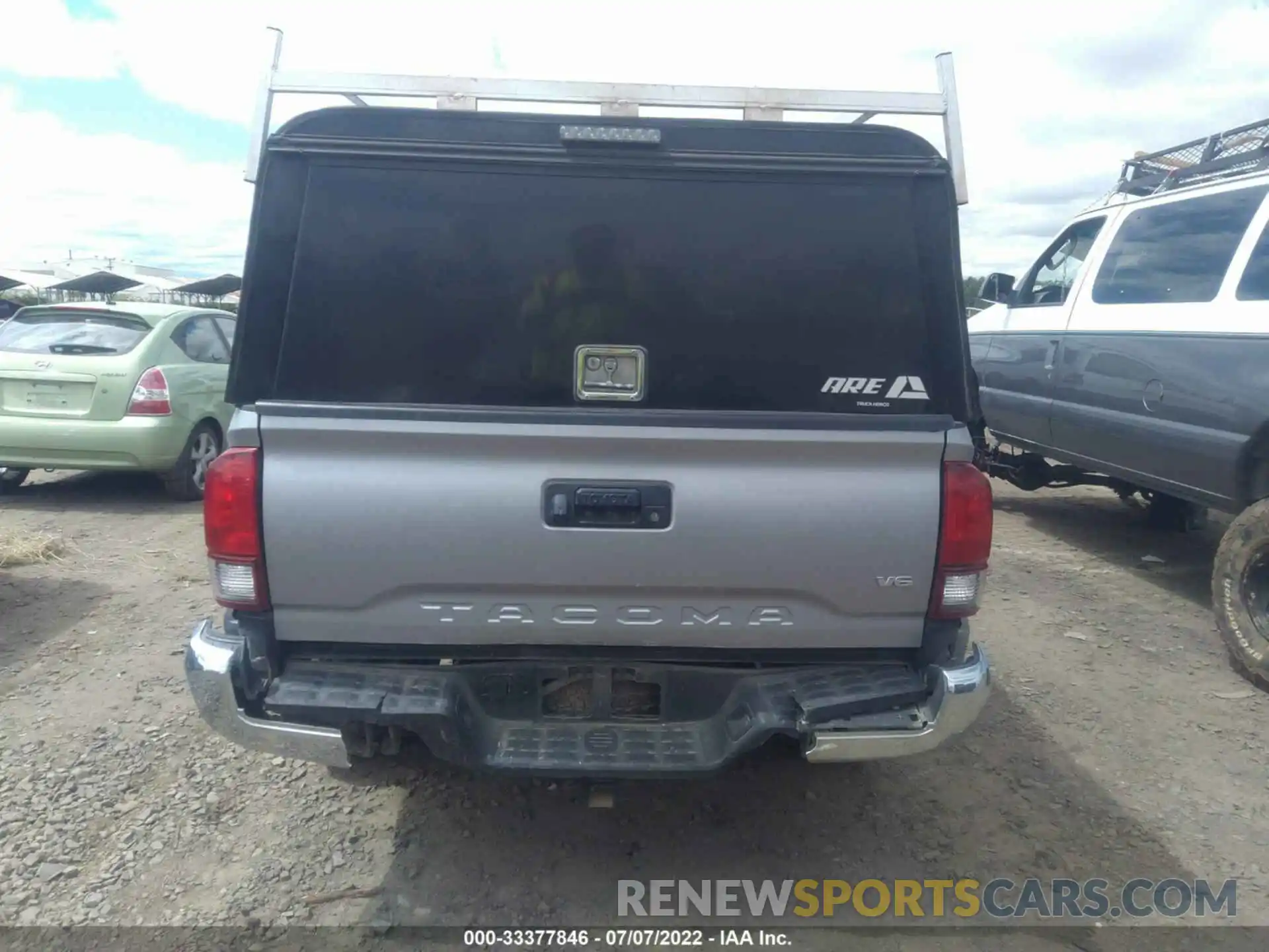 6 Photograph of a damaged car 5TFCZ5AN6KX188303 TOYOTA TACOMA 4WD 2019