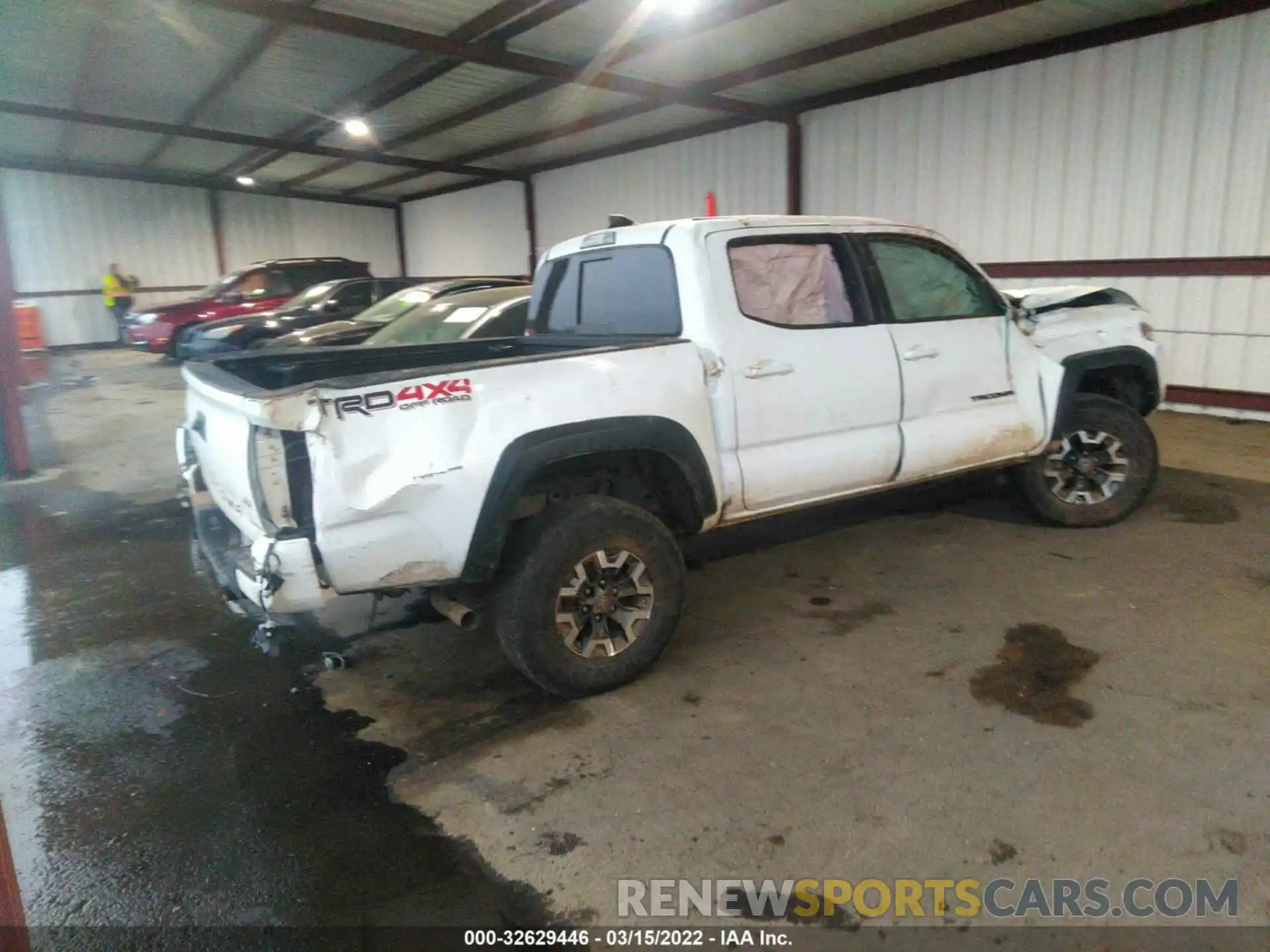 4 Photograph of a damaged car 5TFCZ5AN6KX188575 TOYOTA TACOMA 4WD 2019