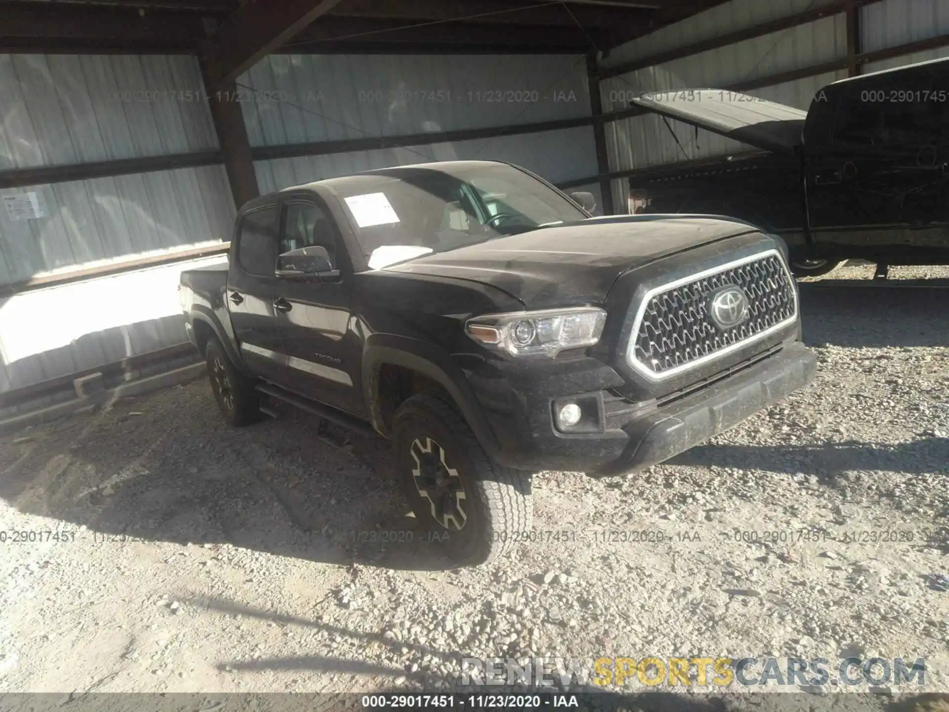 1 Photograph of a damaged car 5TFCZ5AN6KX195817 TOYOTA TACOMA 4WD 2019