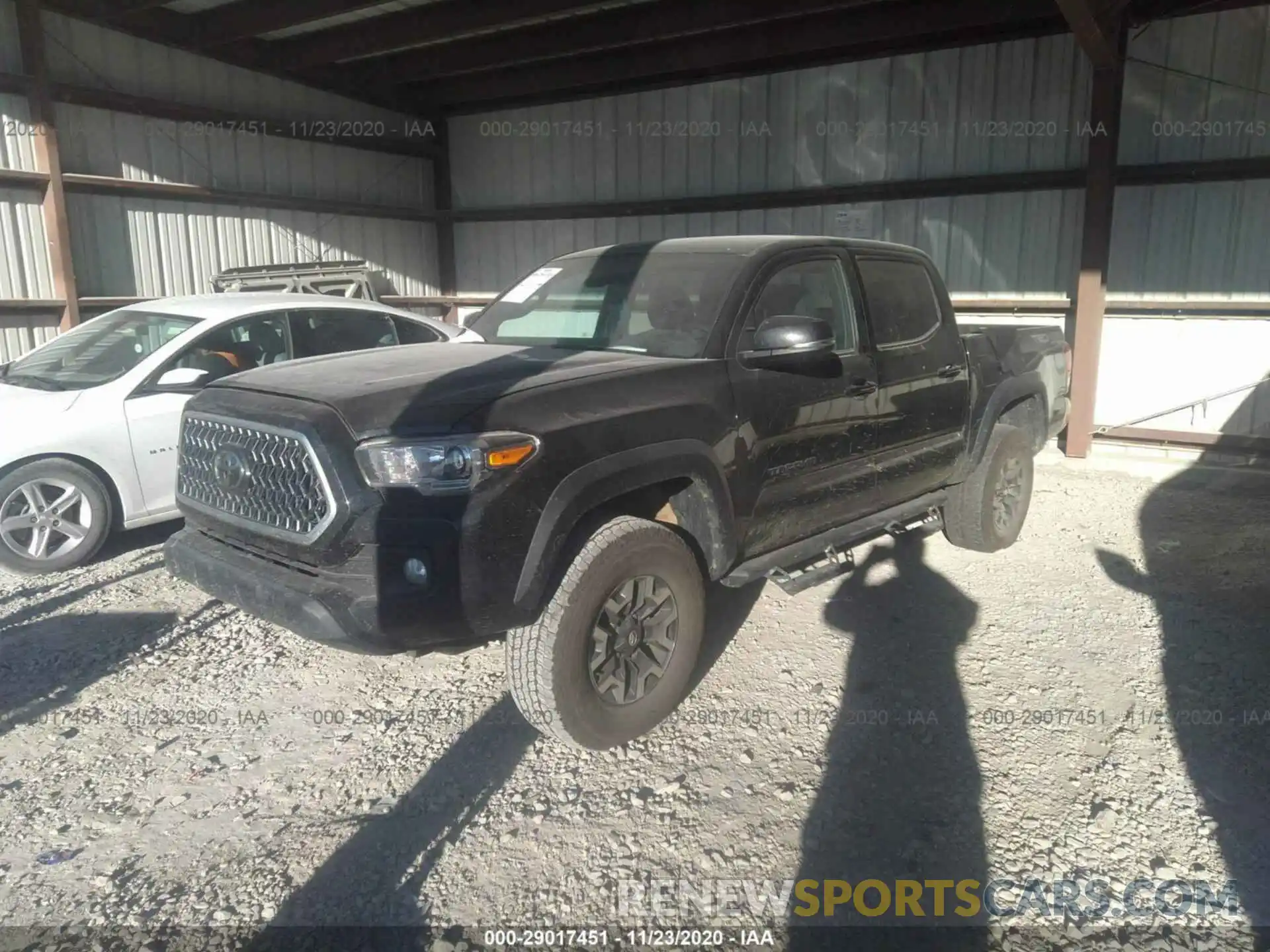 2 Photograph of a damaged car 5TFCZ5AN6KX195817 TOYOTA TACOMA 4WD 2019