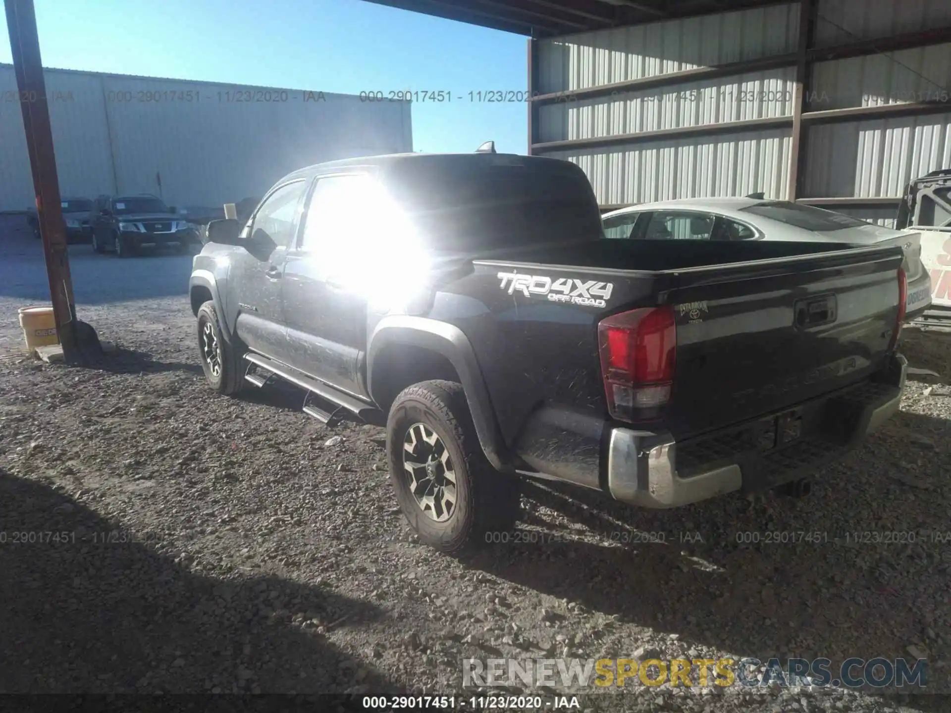 3 Photograph of a damaged car 5TFCZ5AN6KX195817 TOYOTA TACOMA 4WD 2019