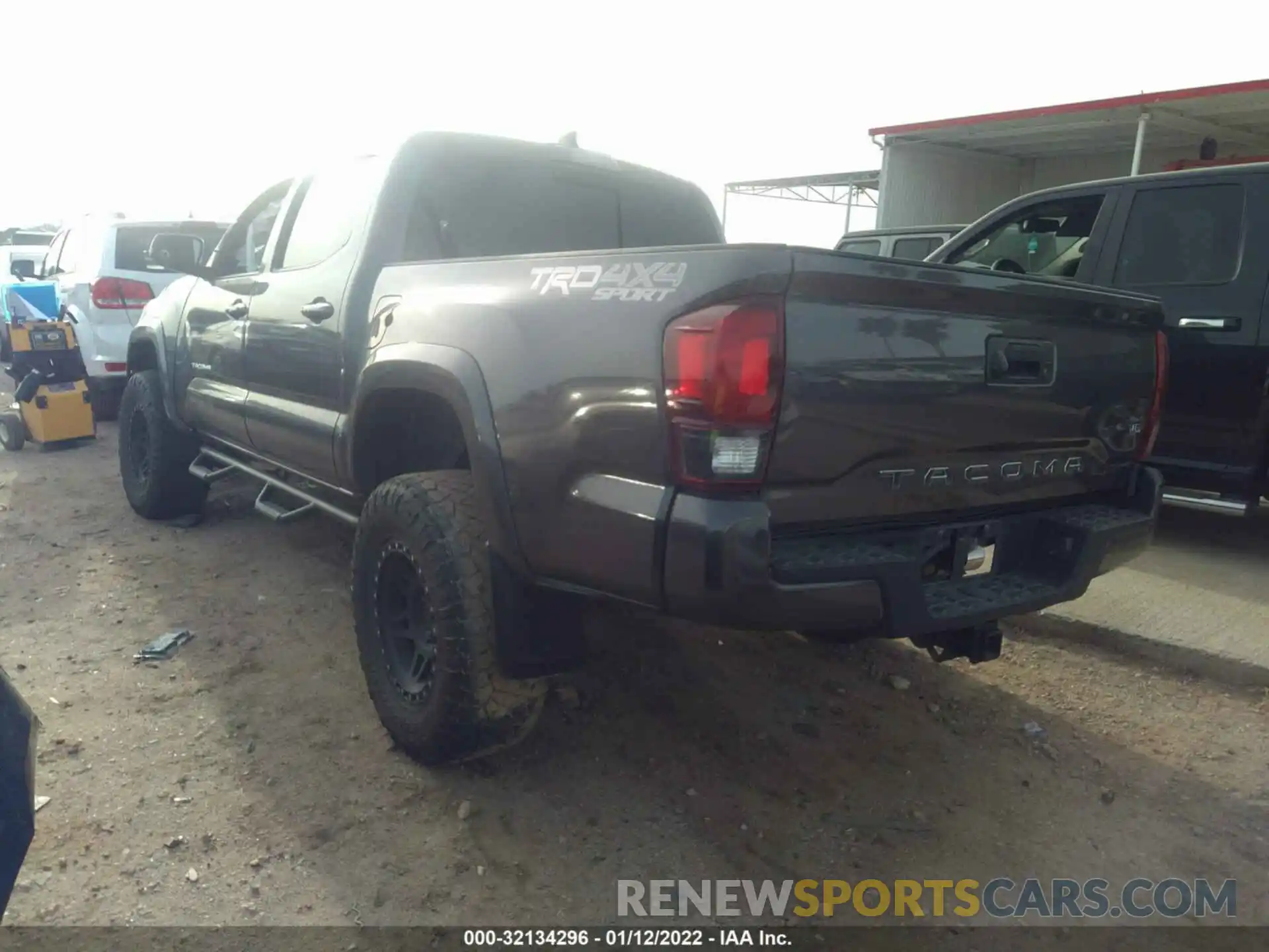 3 Photograph of a damaged car 5TFCZ5AN7KX178346 TOYOTA TACOMA 4WD 2019