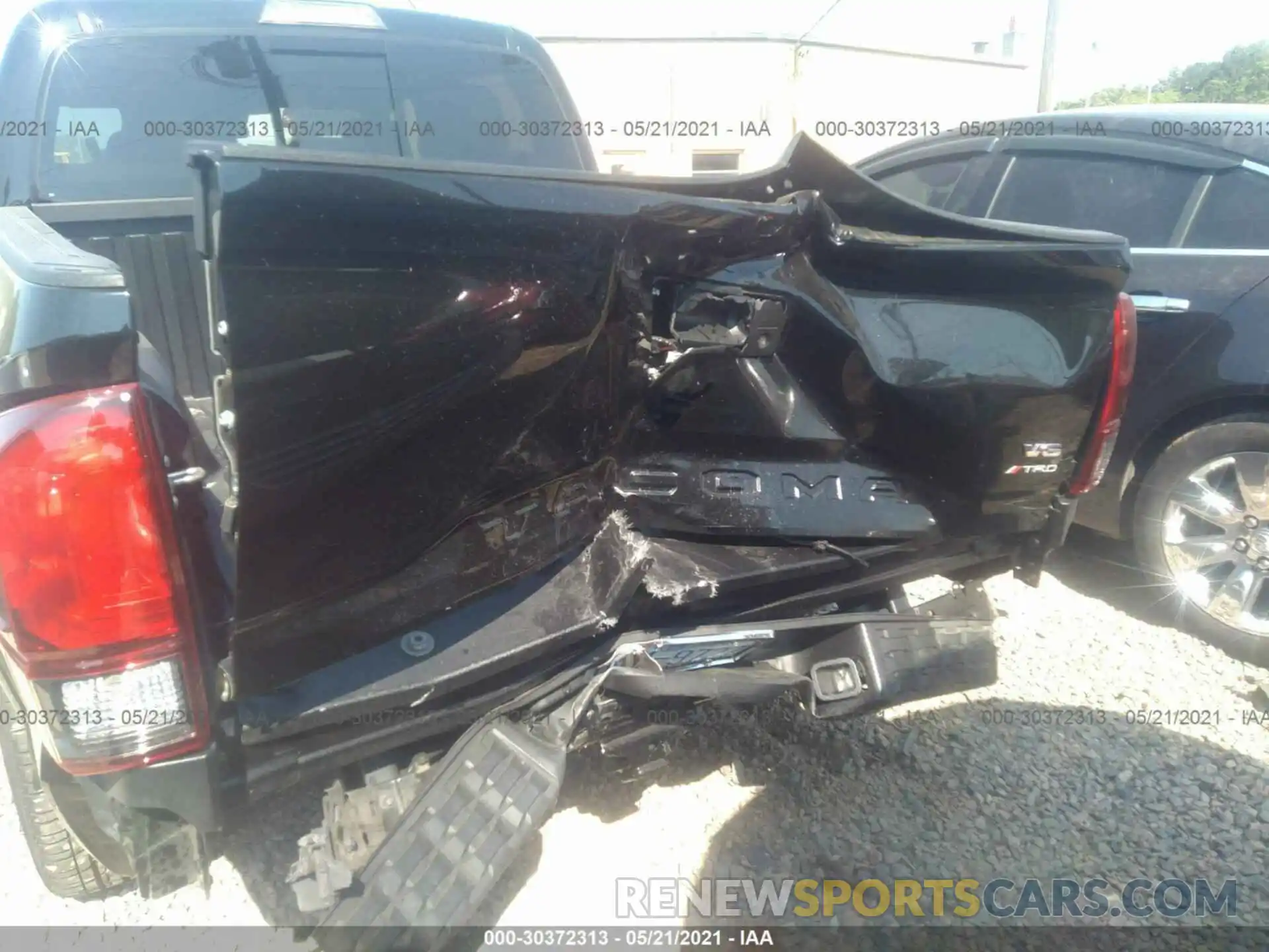 6 Photograph of a damaged car 5TFCZ5AN7KX180372 TOYOTA TACOMA 4WD 2019