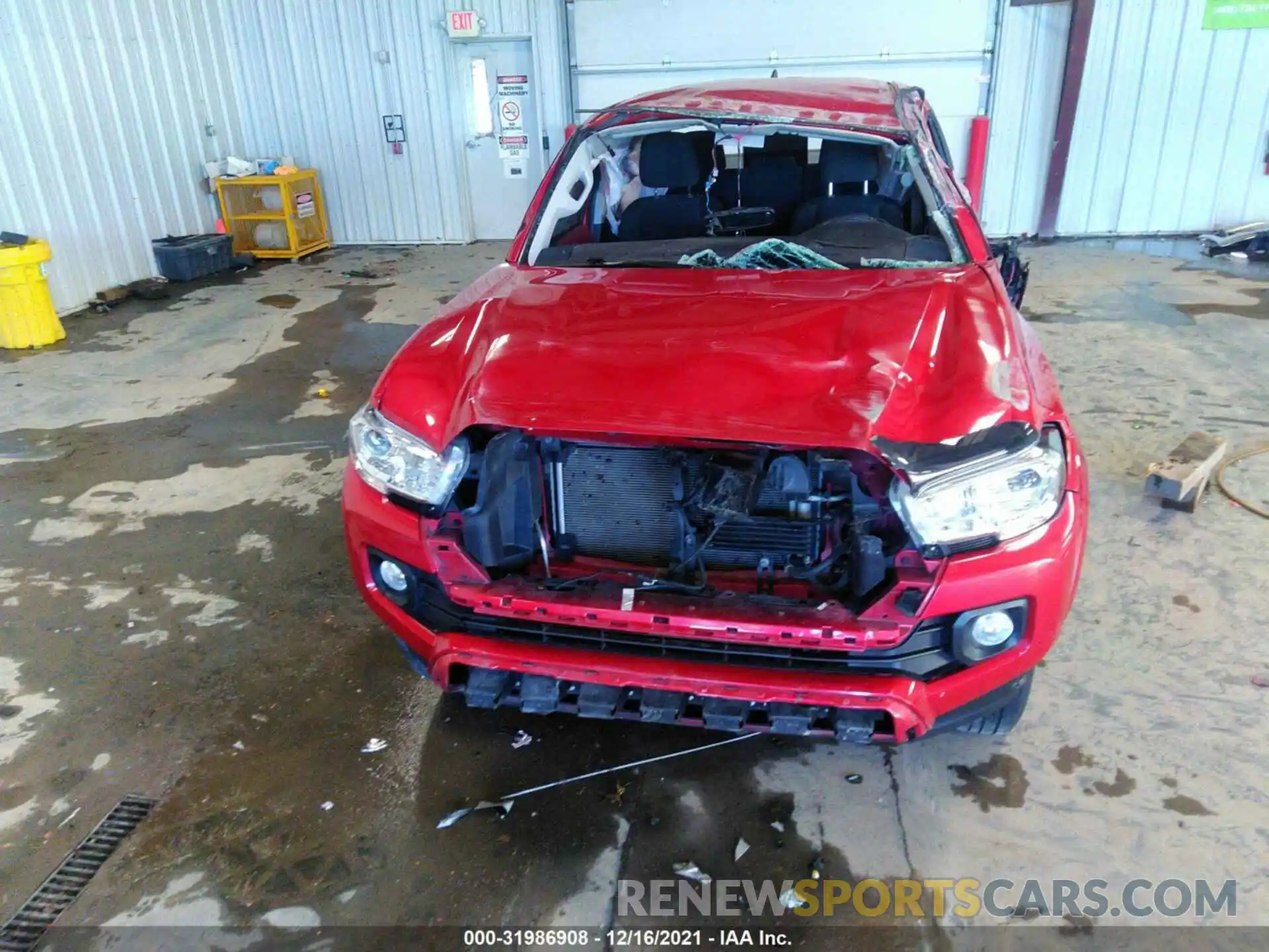 6 Photograph of a damaged car 5TFCZ5AN7KX185829 TOYOTA TACOMA 4WD 2019