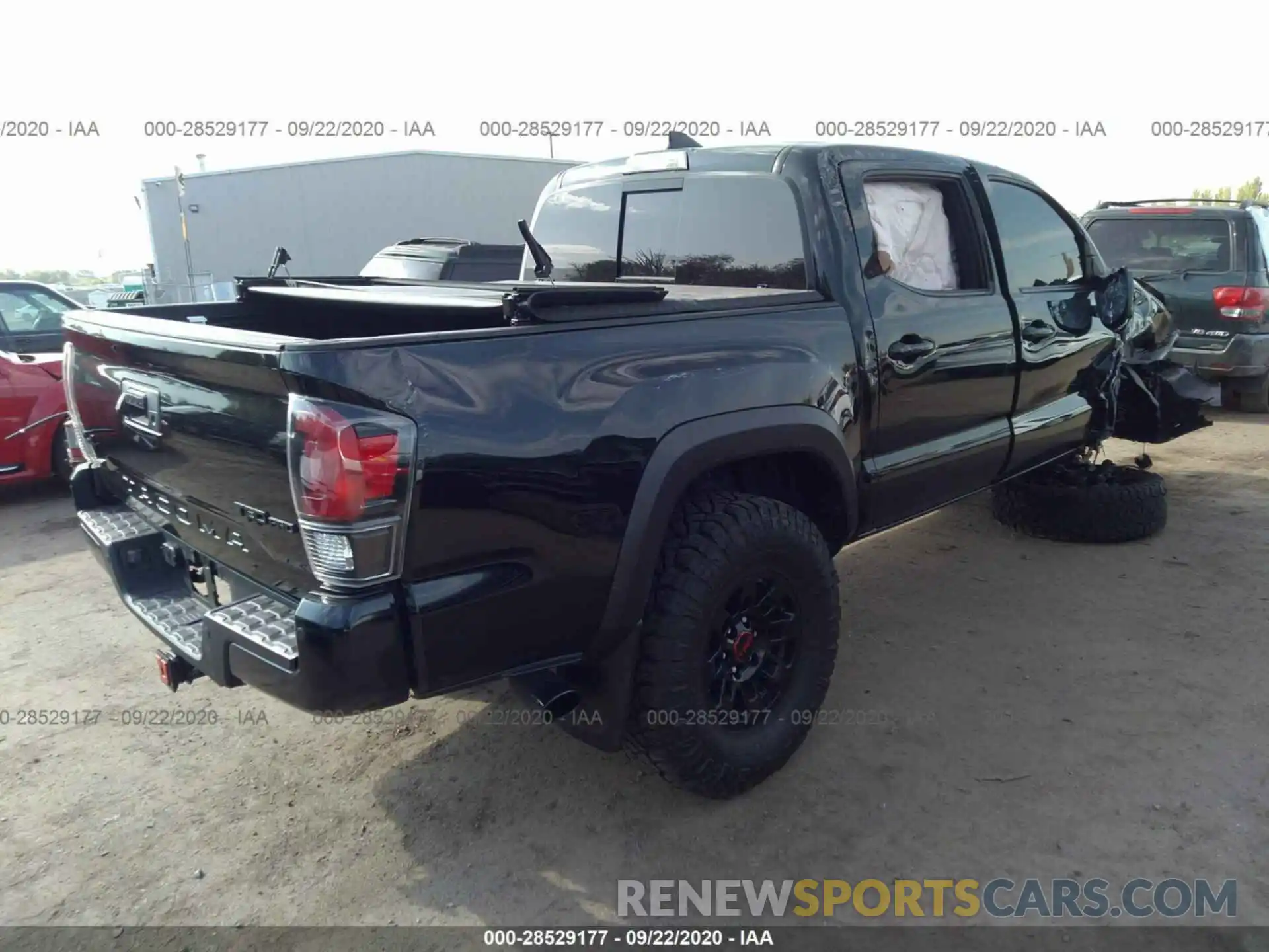 4 Фотография поврежденного автомобиля 5TFCZ5AN7KX189430 TOYOTA TACOMA 4WD 2019