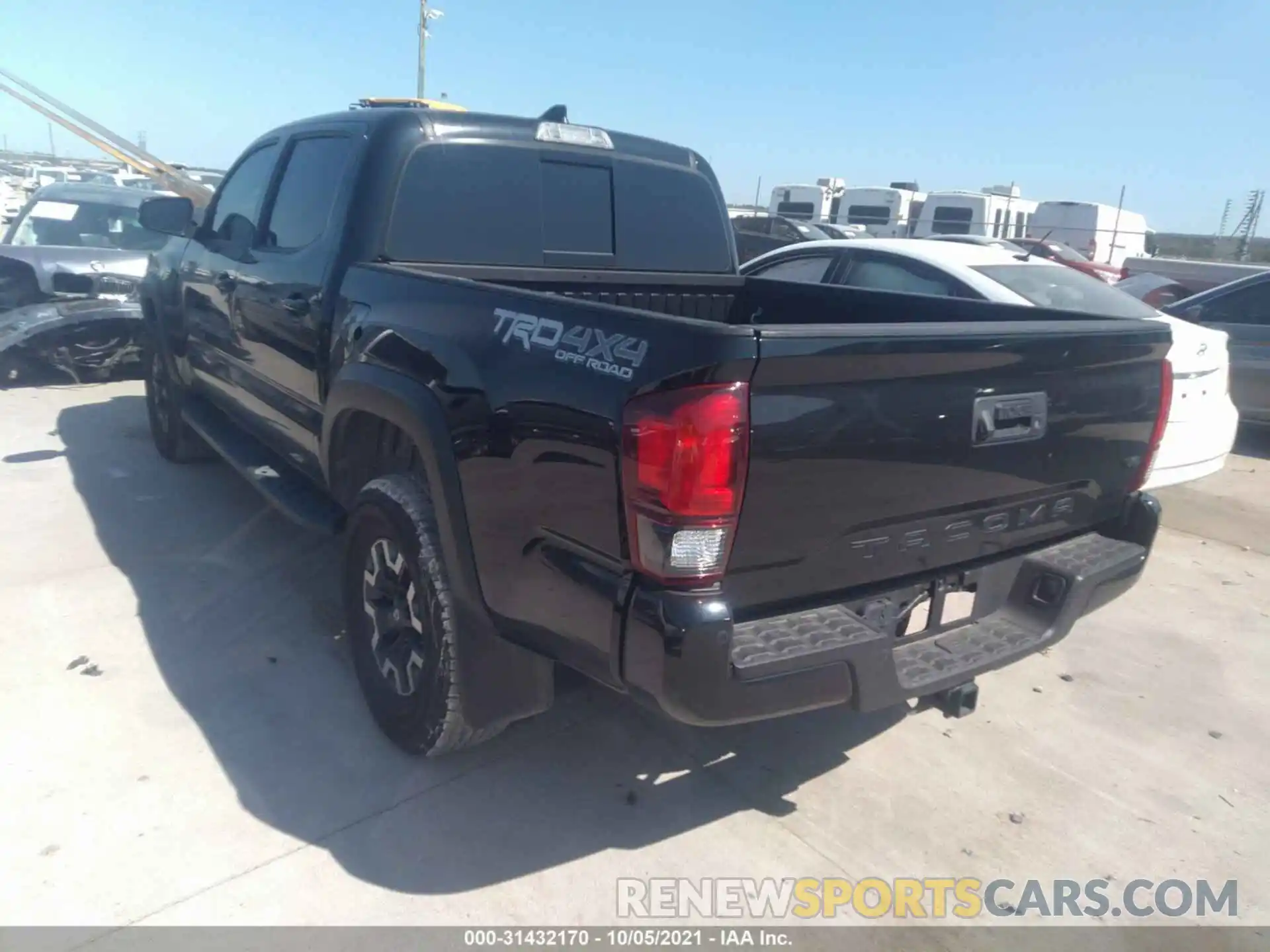 3 Photograph of a damaged car 5TFCZ5AN7KX196247 TOYOTA TACOMA 4WD 2019