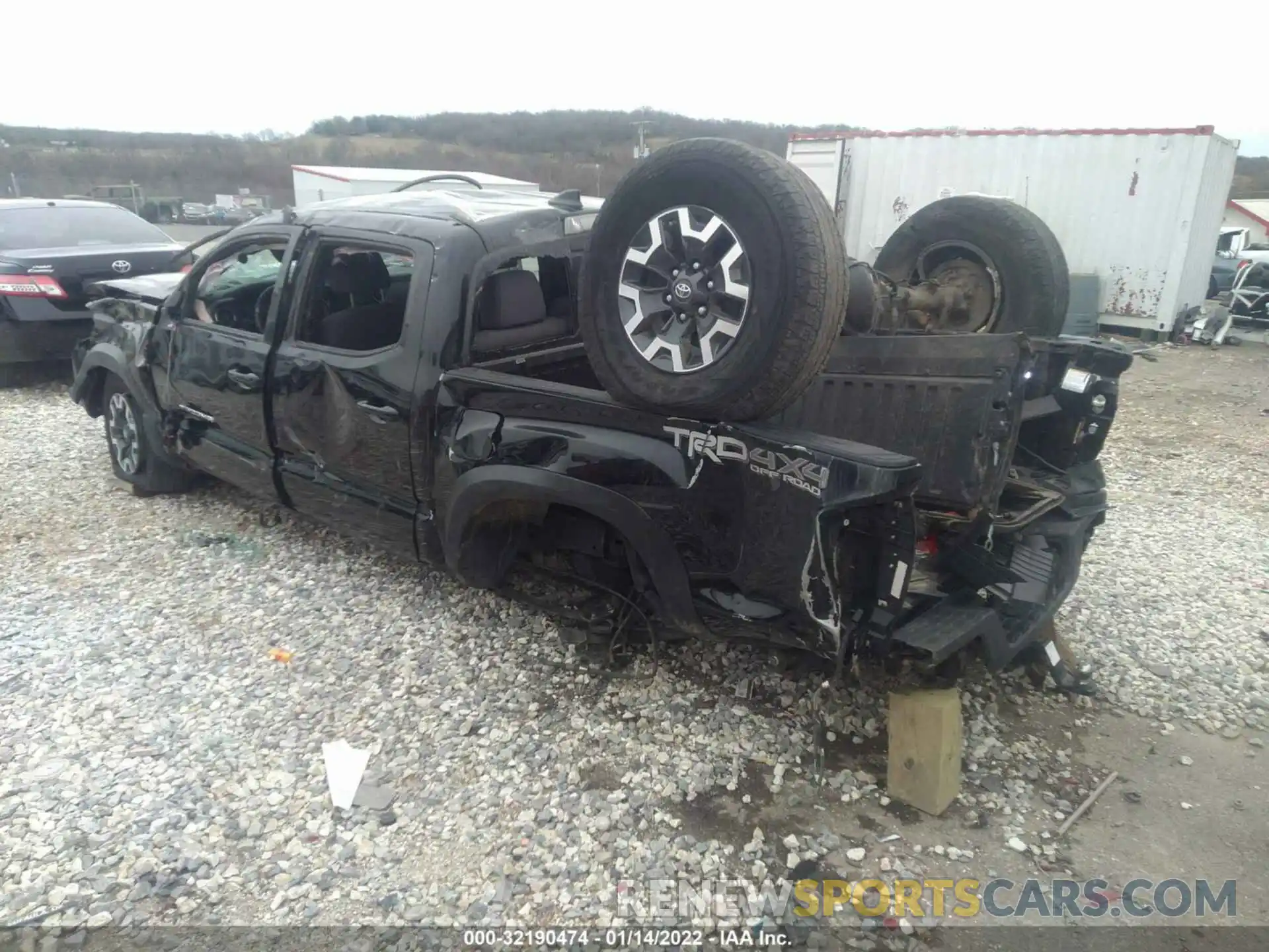 3 Photograph of a damaged car 5TFCZ5AN7KX201804 TOYOTA TACOMA 4WD 2019