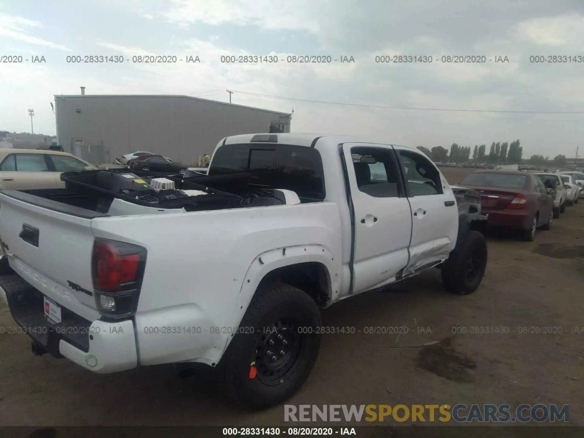 4 Фотография поврежденного автомобиля 5TFCZ5AN7KX212205 TOYOTA TACOMA 4WD 2019