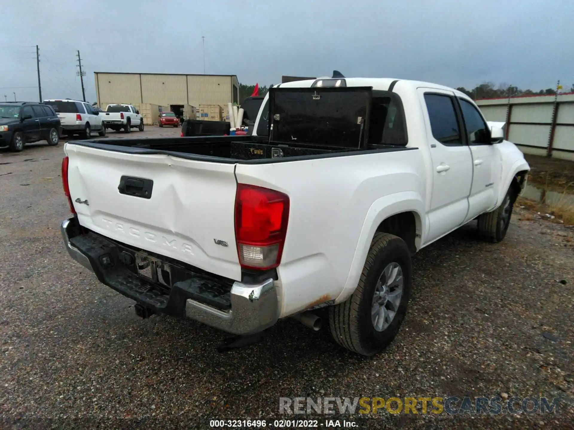 4 Photograph of a damaged car 5TFCZ5AN8KX167159 TOYOTA TACOMA 4WD 2019