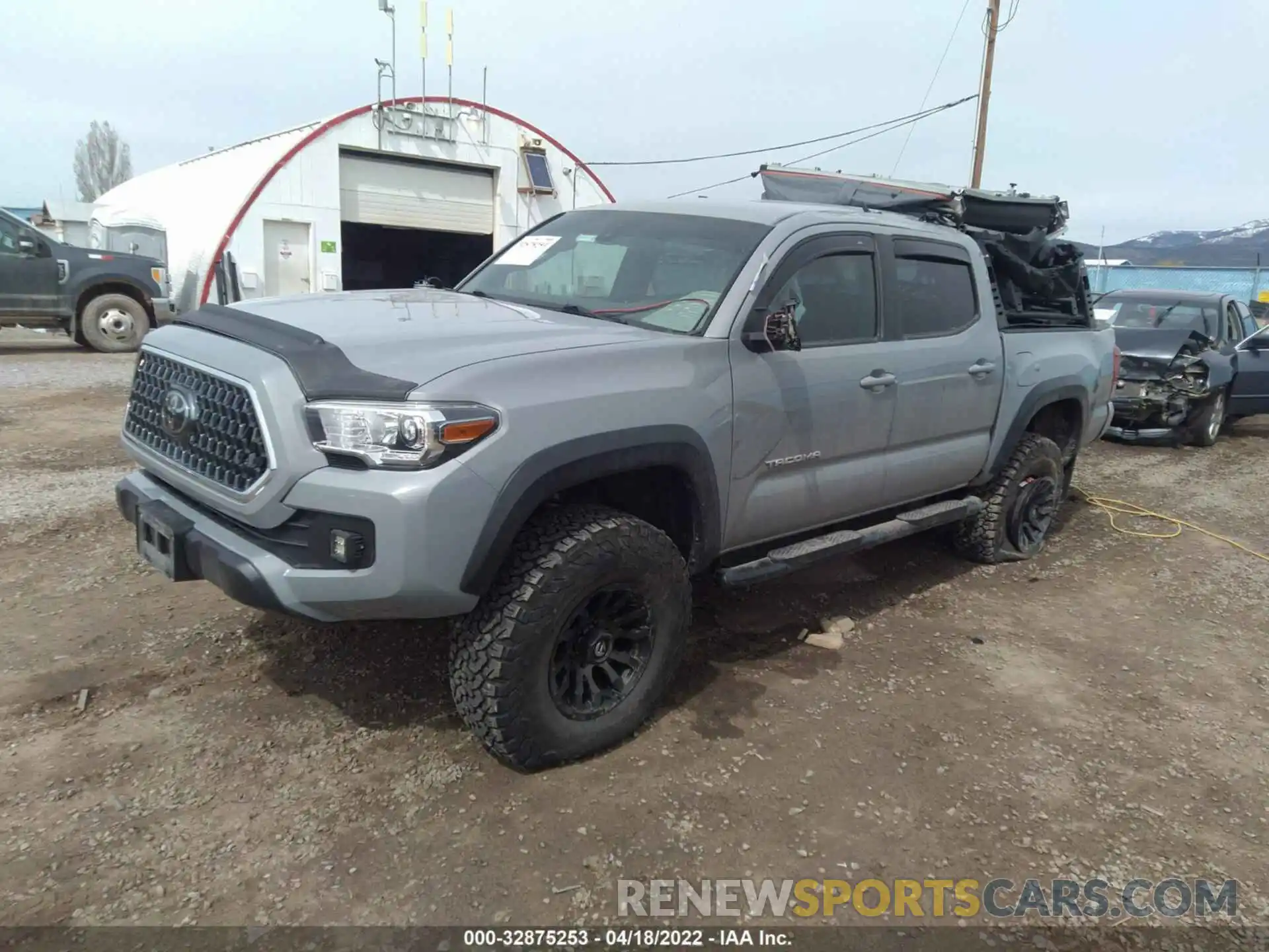 2 Фотография поврежденного автомобиля 5TFCZ5AN8KX171454 TOYOTA TACOMA 4WD 2019