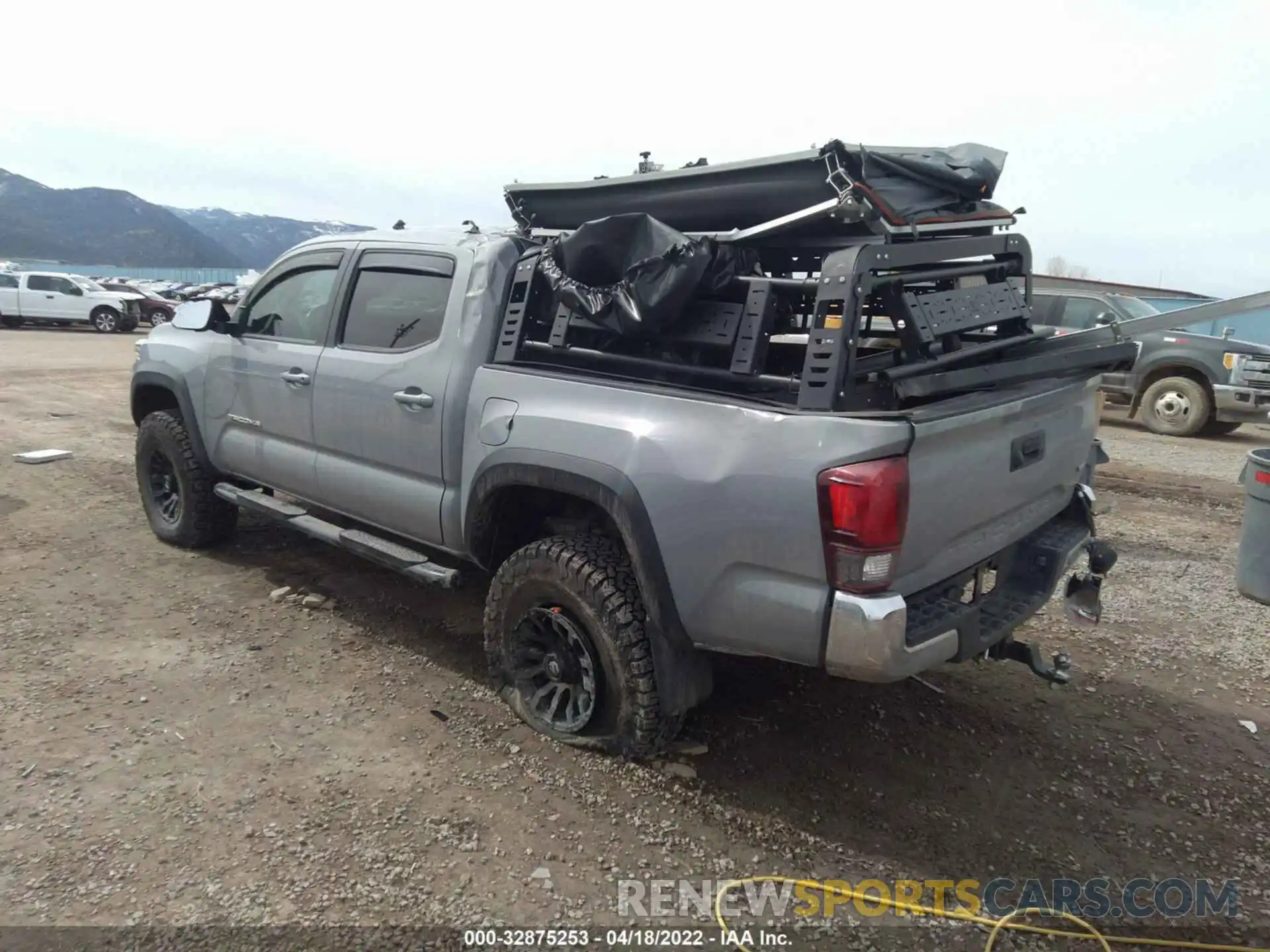 3 Photograph of a damaged car 5TFCZ5AN8KX171454 TOYOTA TACOMA 4WD 2019