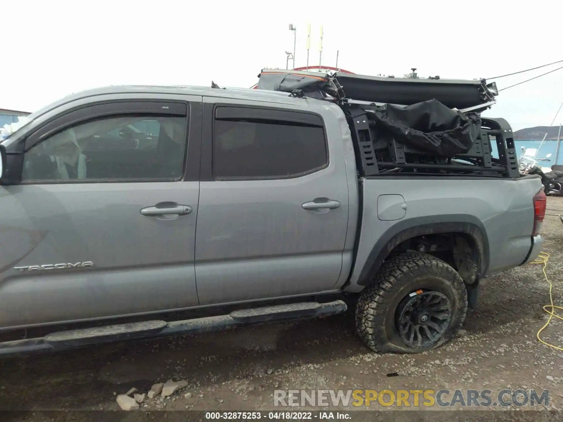 6 Photograph of a damaged car 5TFCZ5AN8KX171454 TOYOTA TACOMA 4WD 2019