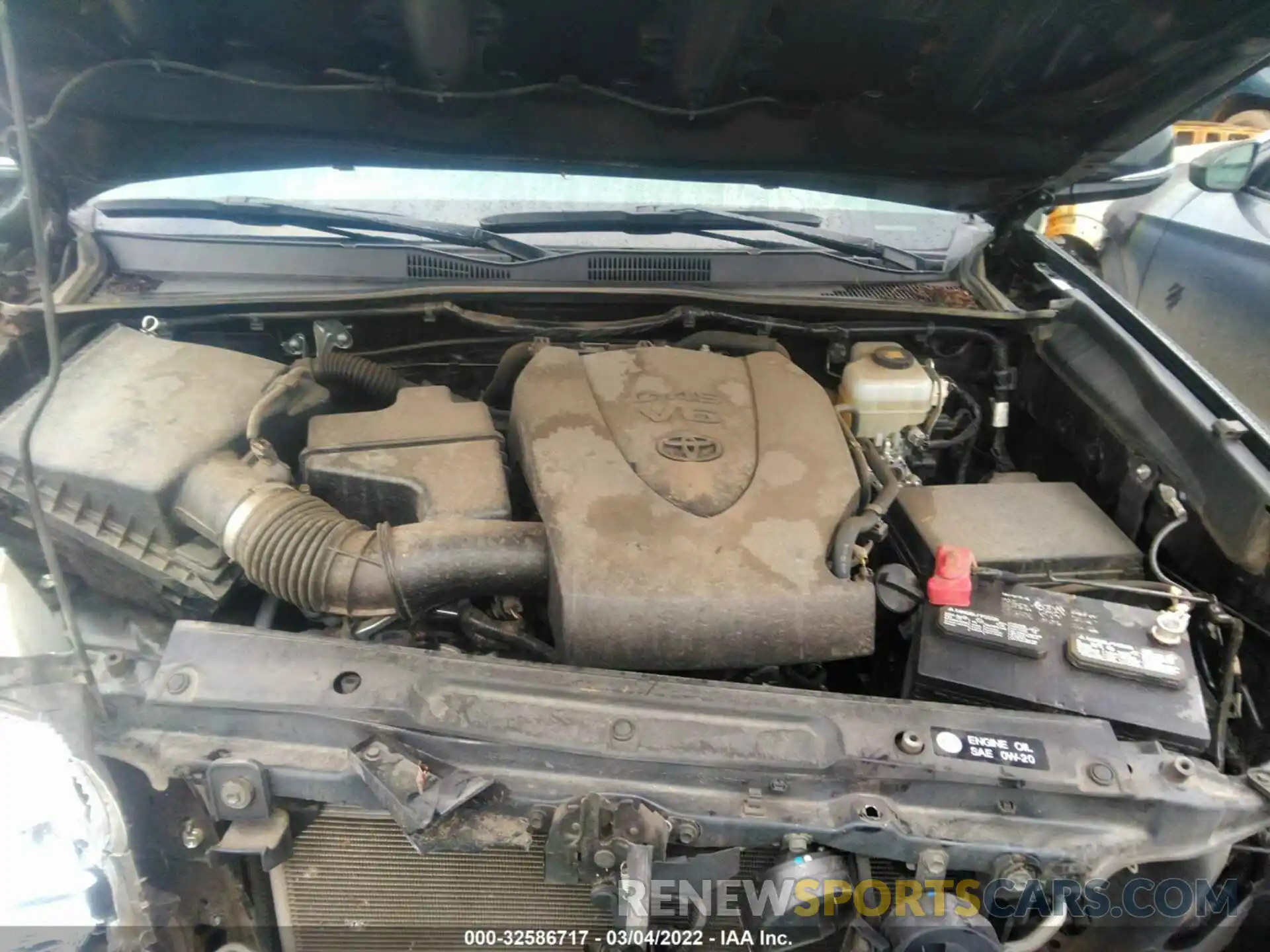 10 Photograph of a damaged car 5TFCZ5AN8KX176752 TOYOTA TACOMA 4WD 2019